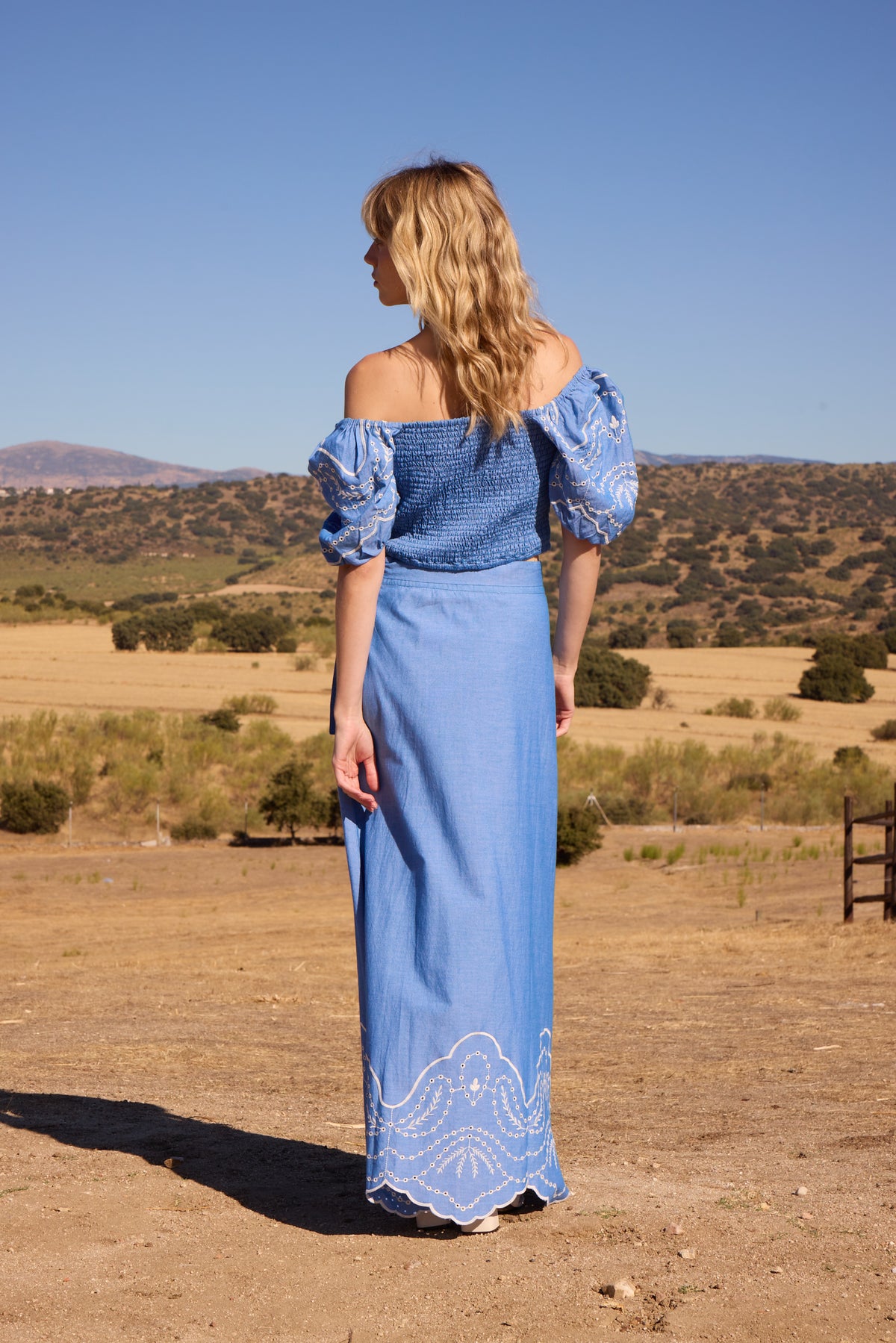 VIVACE BLUE - Conjunto denim bordado