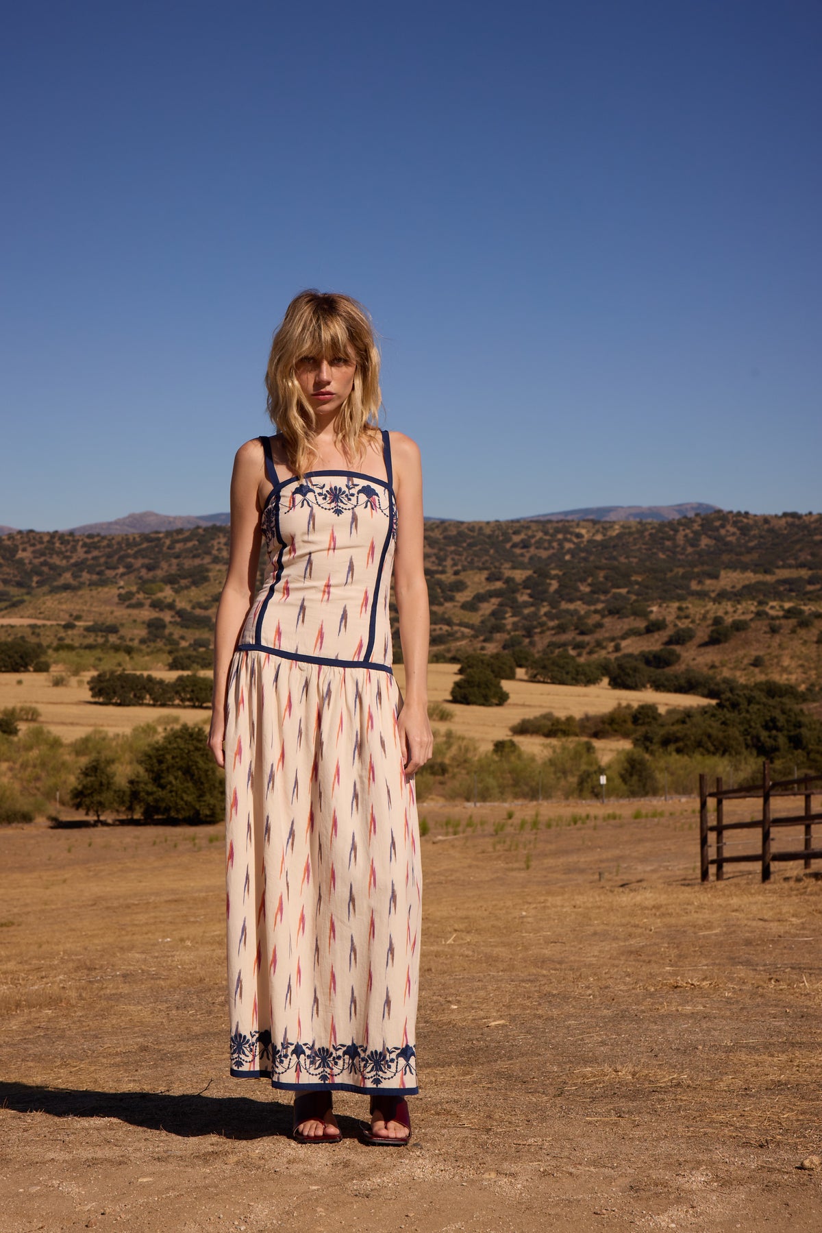 FRANCA IKAT - Vestido midi bordado