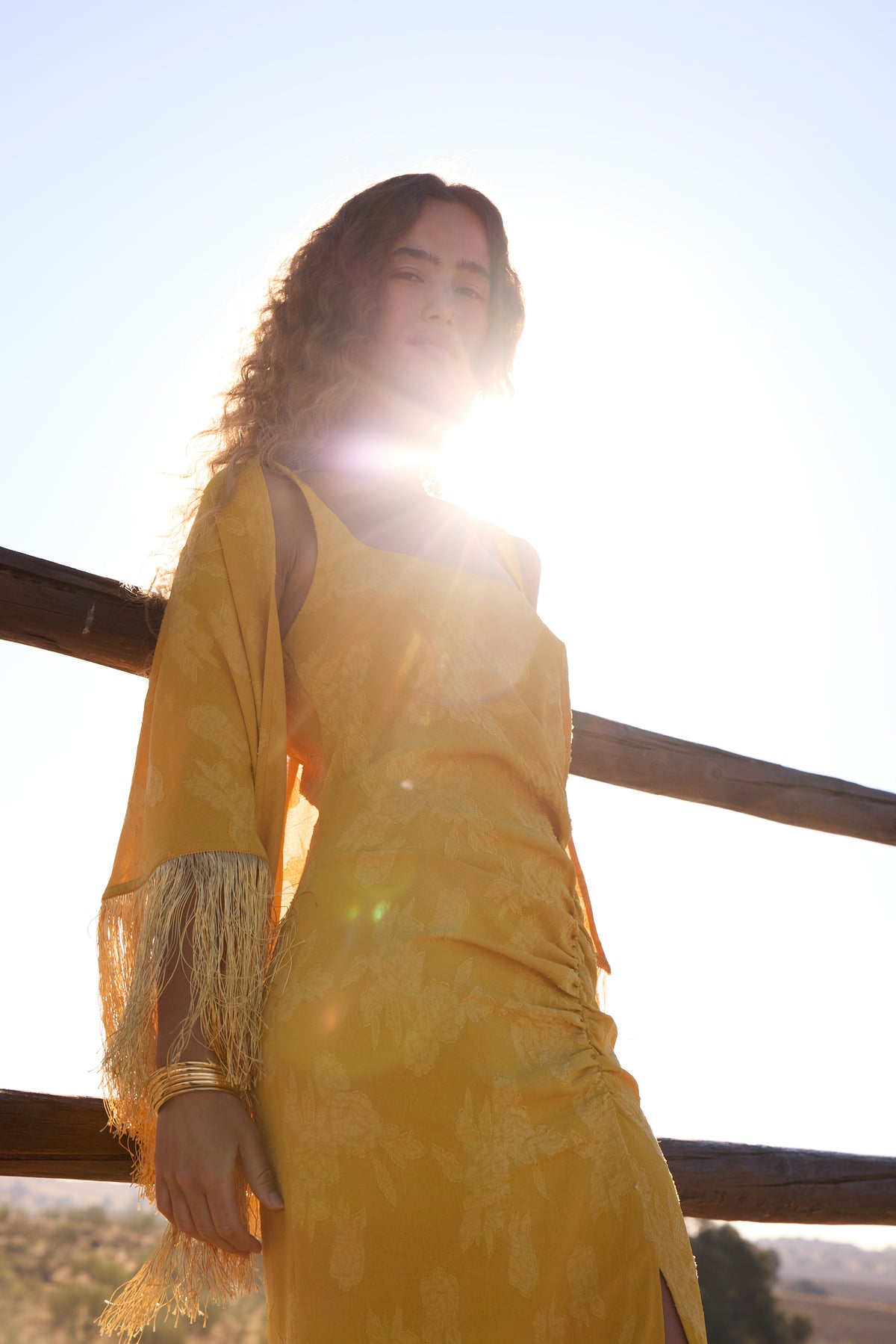 ALLEGRA YELLOW - Vestido jacquard amarillo escote cuadrado