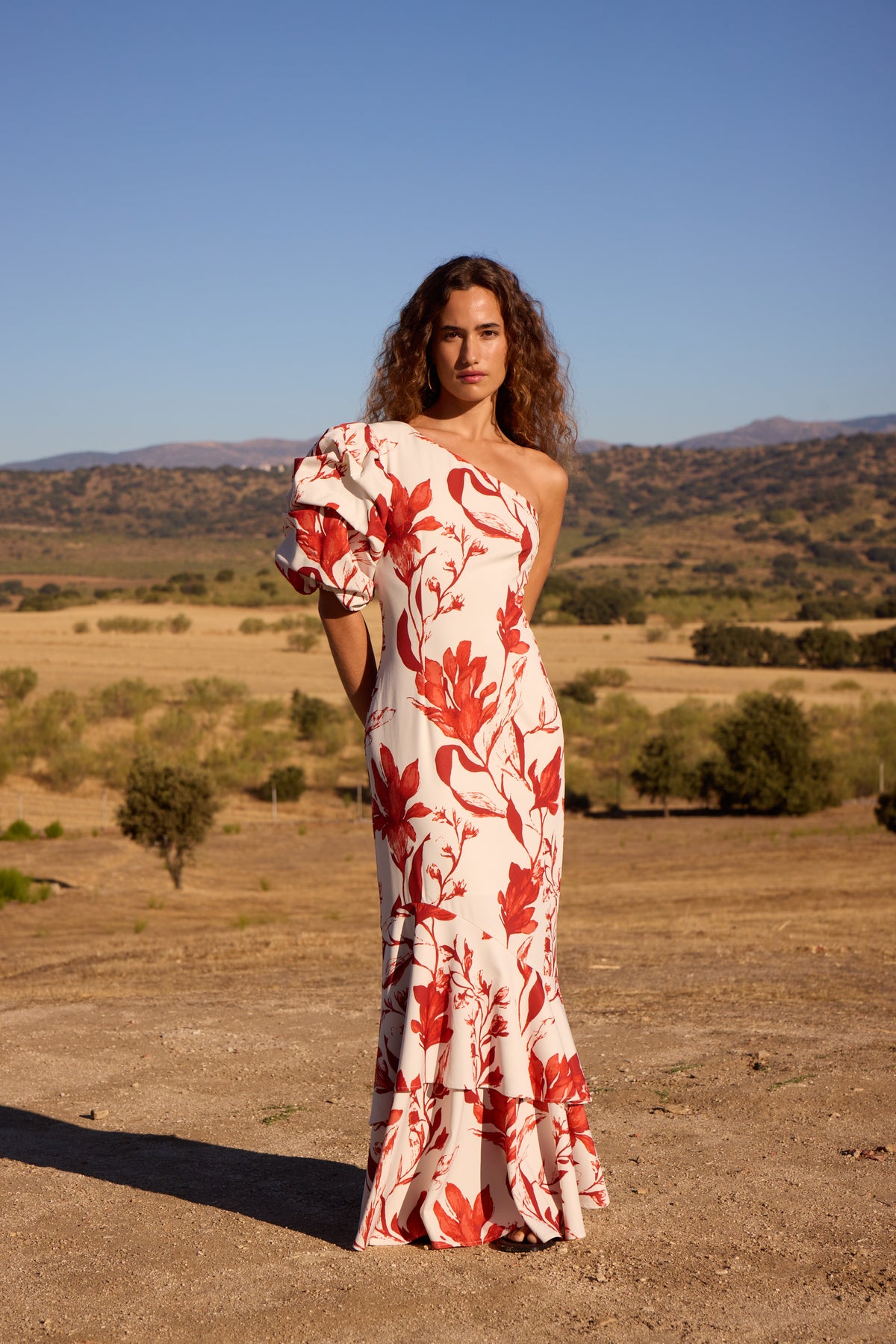 RENATA FLORES - Vestido asimétrico manga abullonada maxi flores