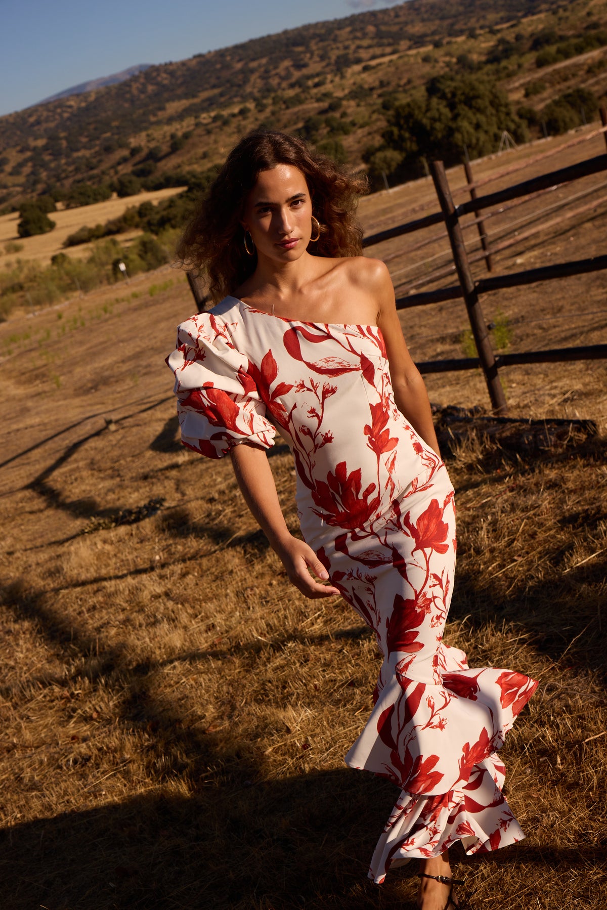 RENATA FLORES - Vestido asimétrico manga abullonada maxi flores