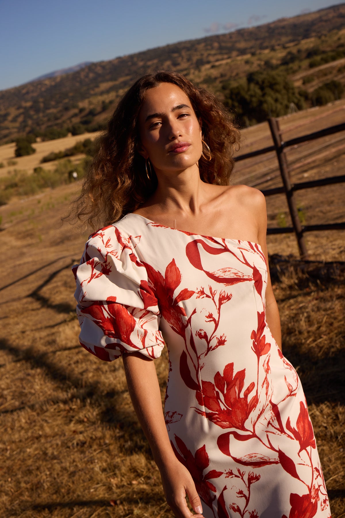 RENATA FLORES - Vestido asimétrico manga abullonada maxi flores