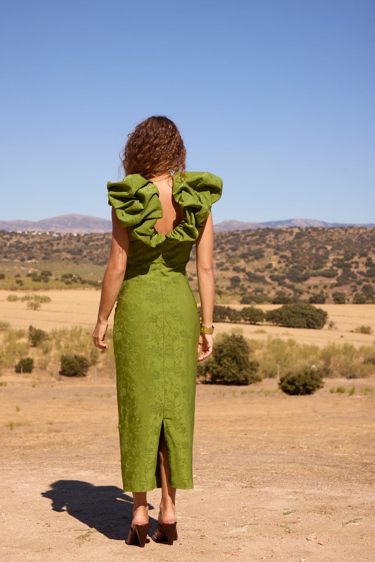 GIULIANA - Vestido escote pico volantes