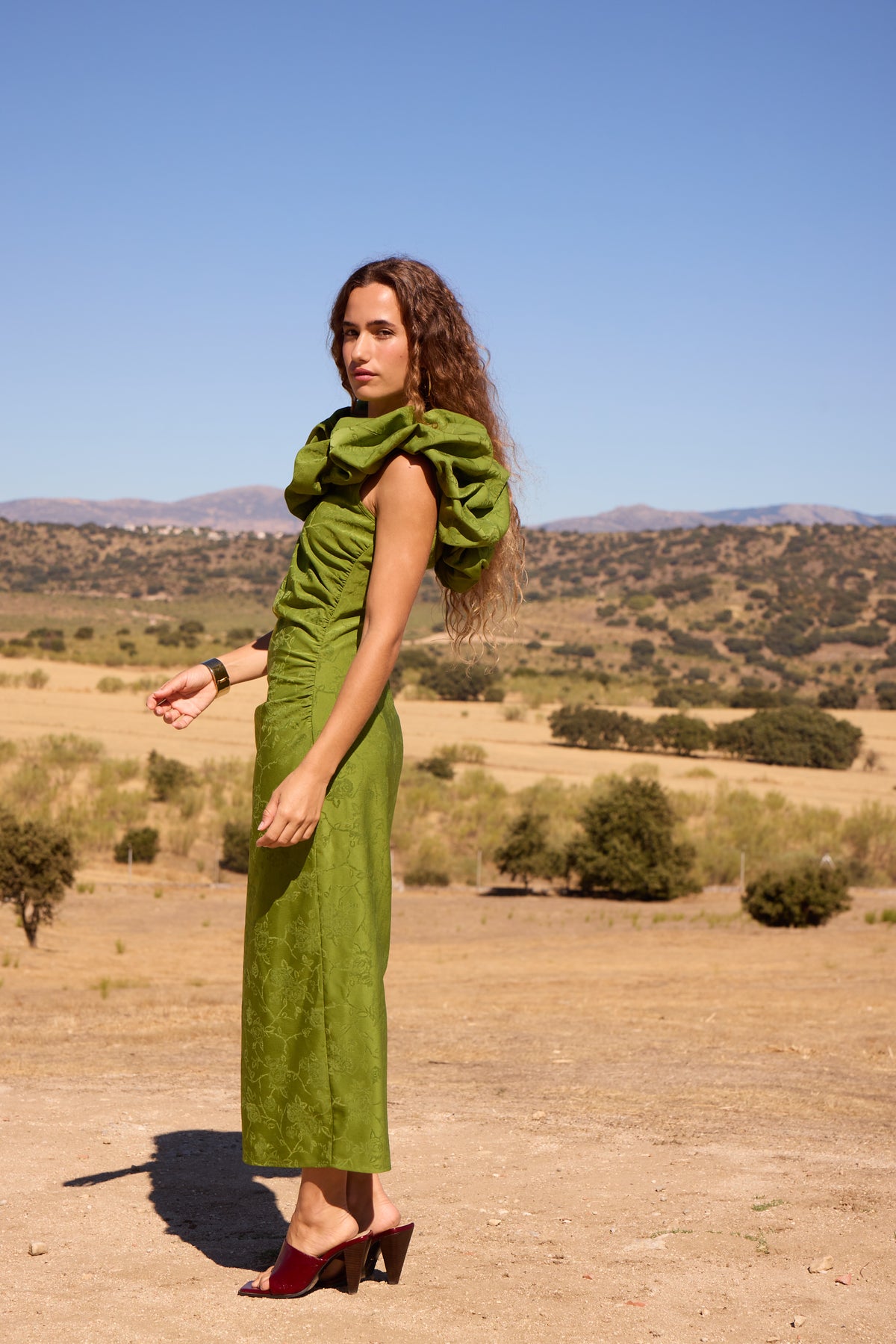 GIULIANA - Vestido escote pico volantes