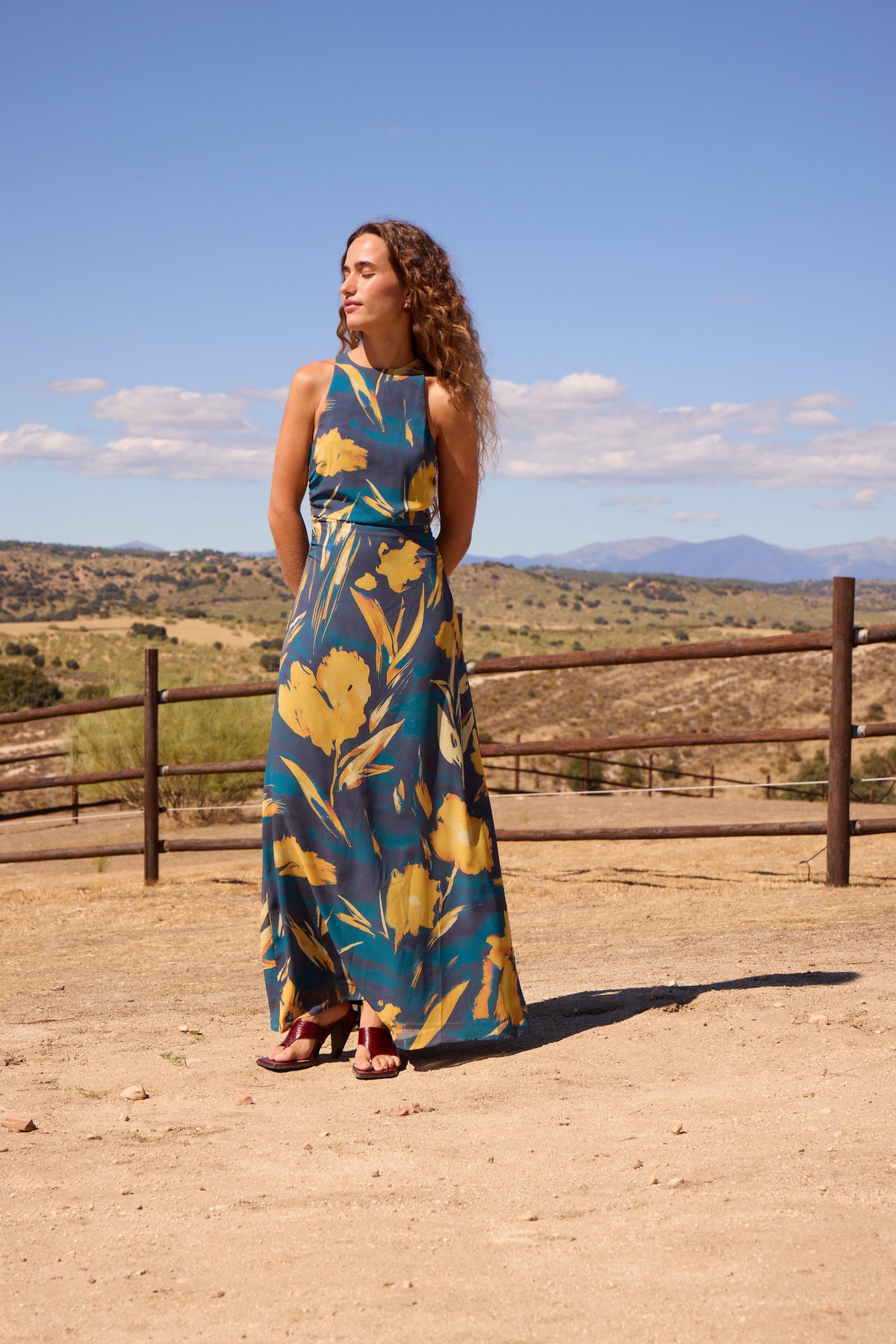 COSTANZA - Vestido halter estampado mangas desmontables