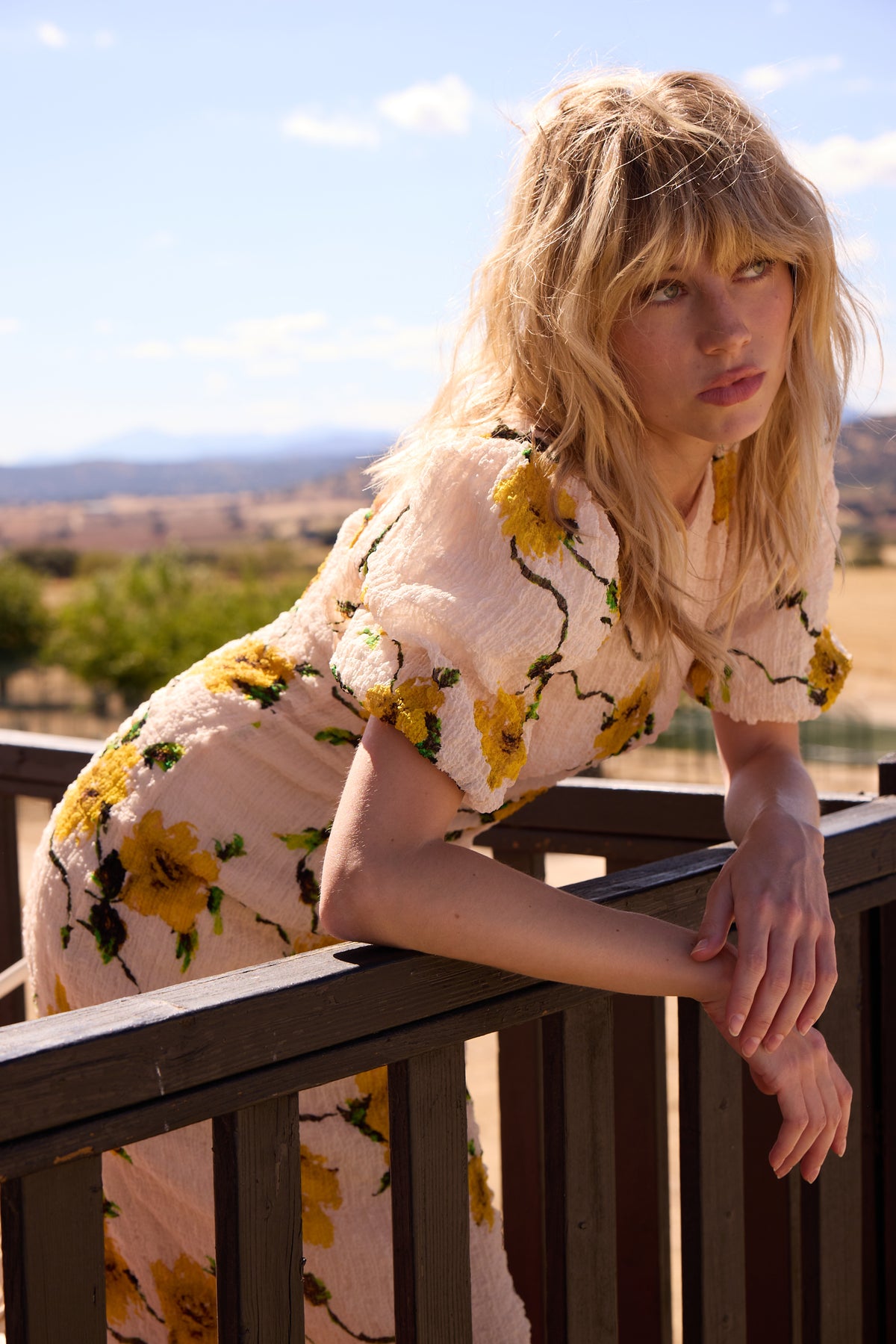 NICOLETTA - Vestido midi manga abullonada tejido arrugado floral