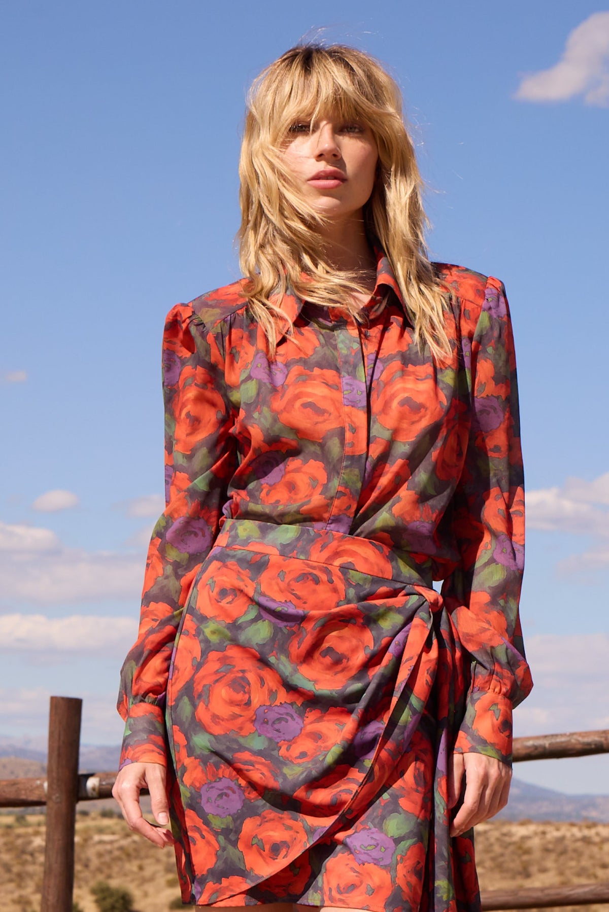 AMORE SHIRT - Camisa print rosas