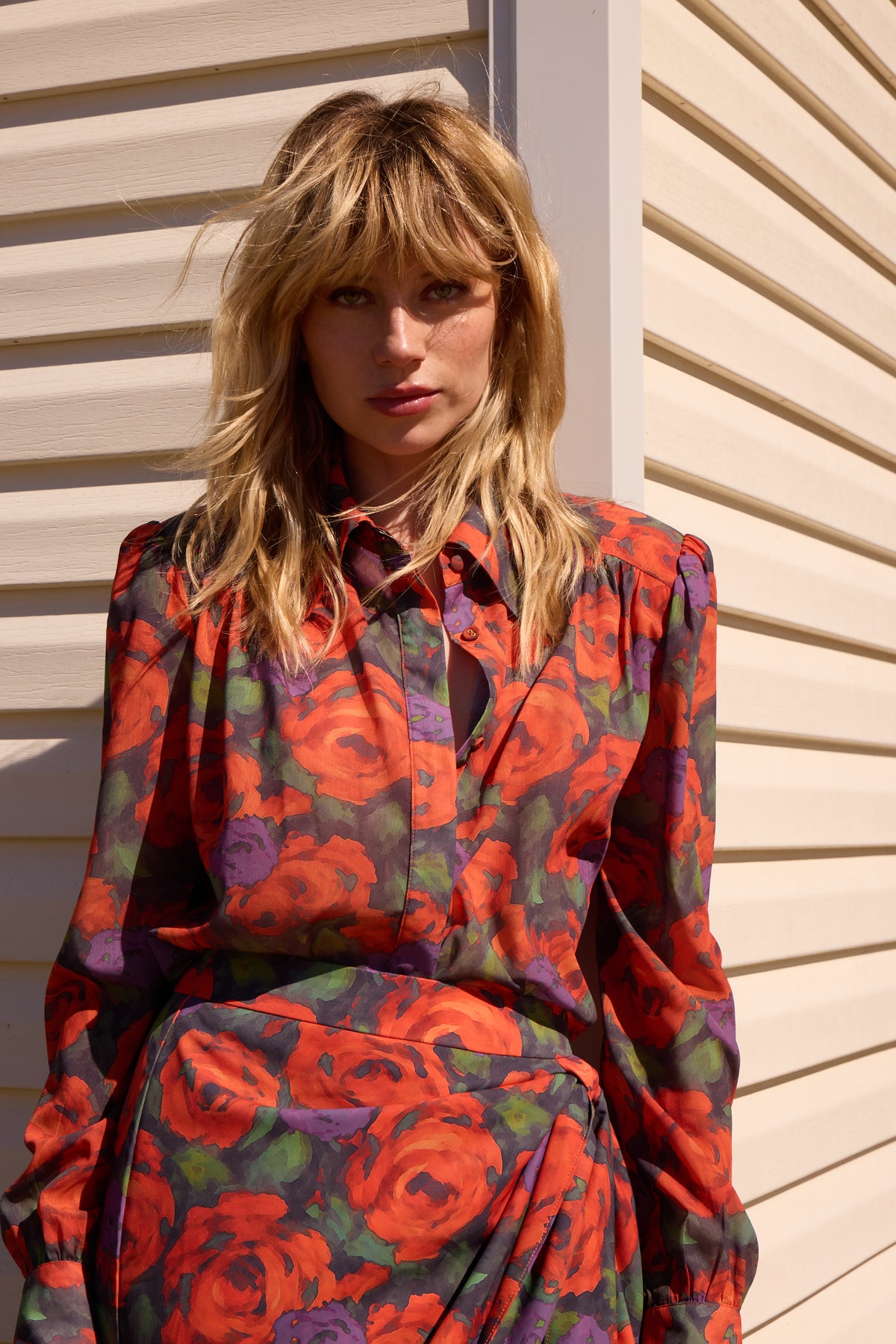 AMORE SHIRT - Camisa print rosas