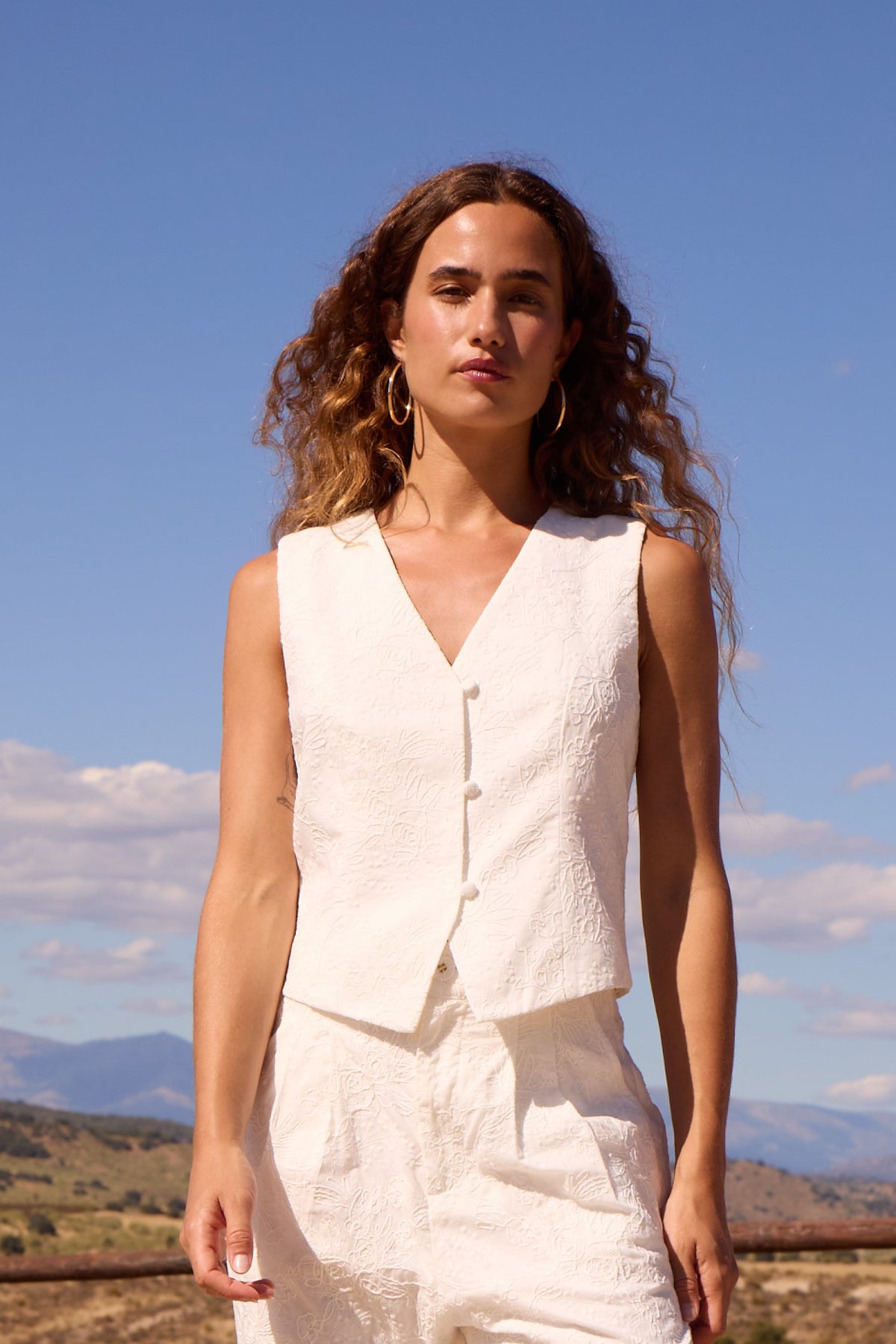 PAOLA VEST - Chaleco traje blanco textura fantasía