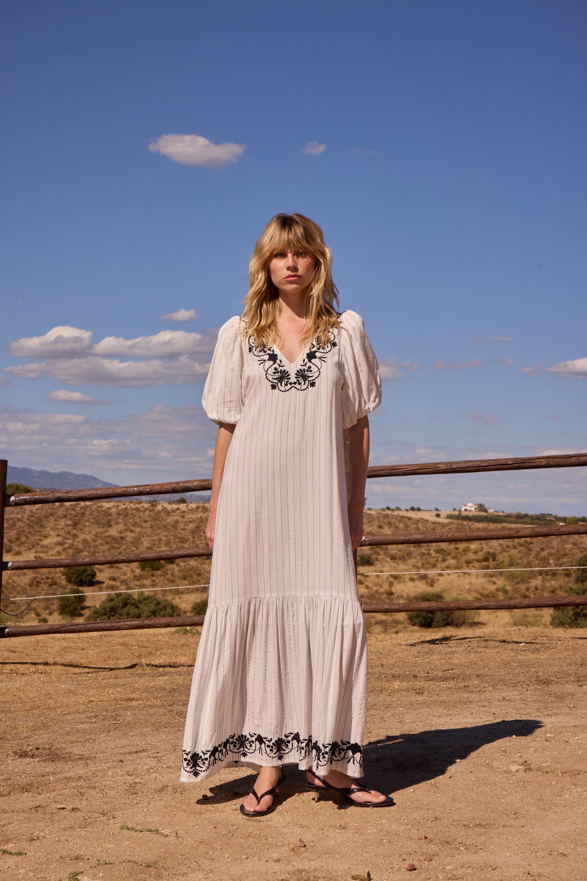 DOLCE STRIPES - Vestido raya diplomática bordado