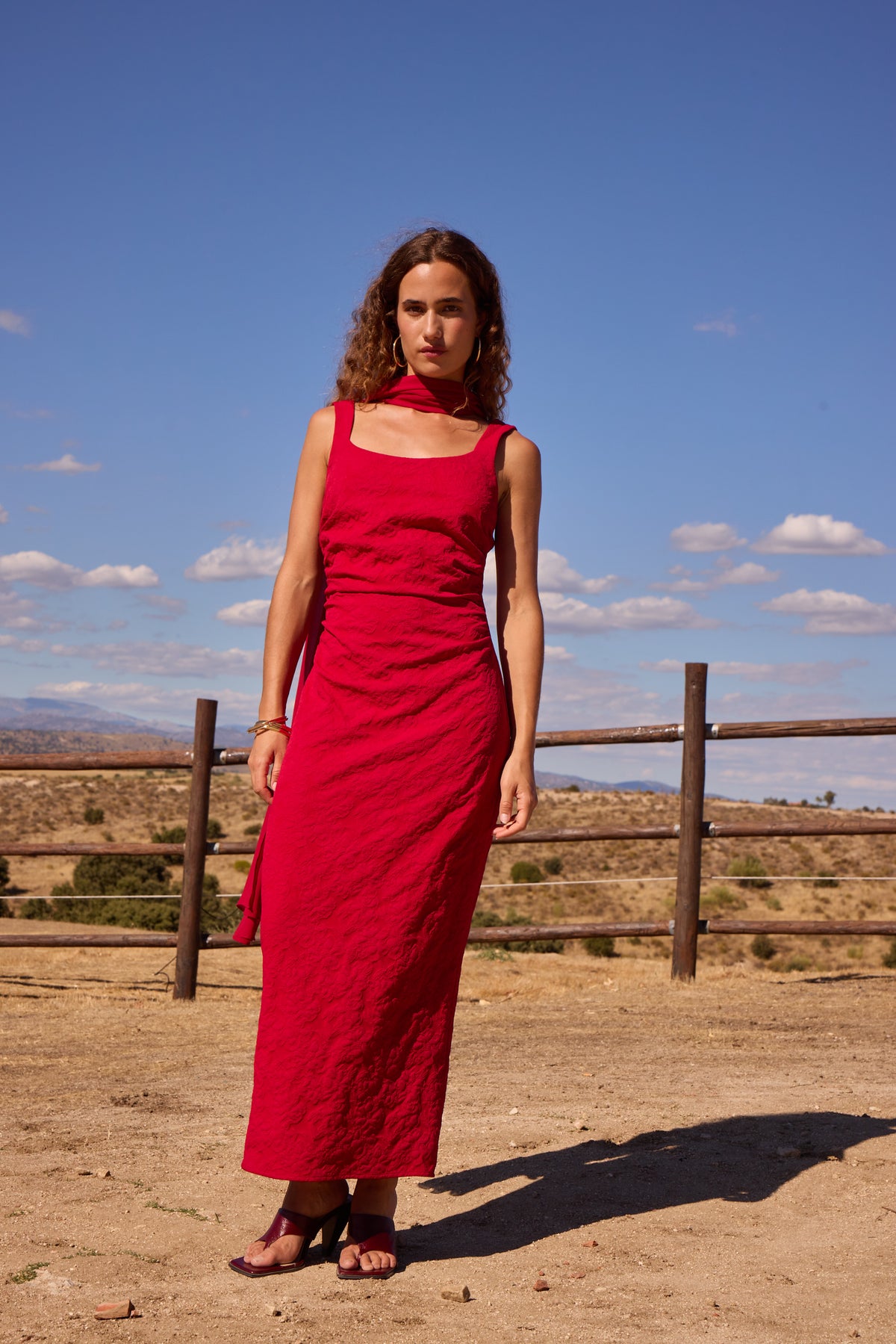 ANTONELLA RED - Vestido escote cuadrado jacquard elástico