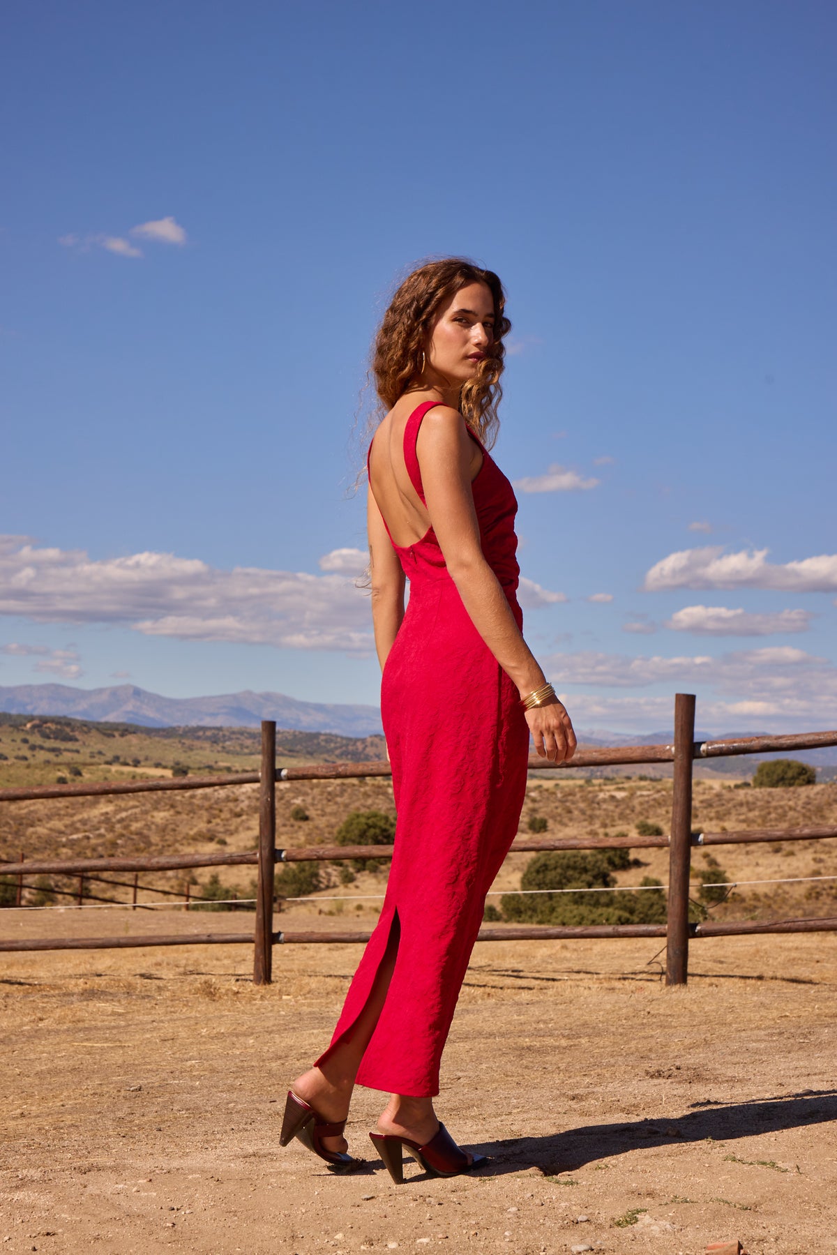 ANTONELLA RED - Vestido escote cuadrado jacquard elástico
