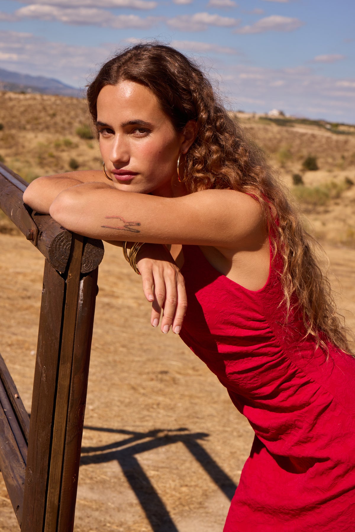 ANTONELLA RED - Vestido escote cuadrado jacquard elástico