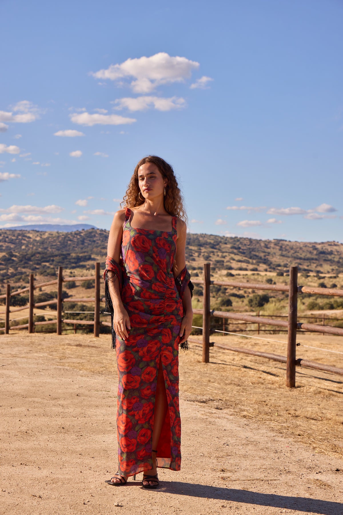ALLEGRA ROSES - Vestido floral de gasa escote cuadrado