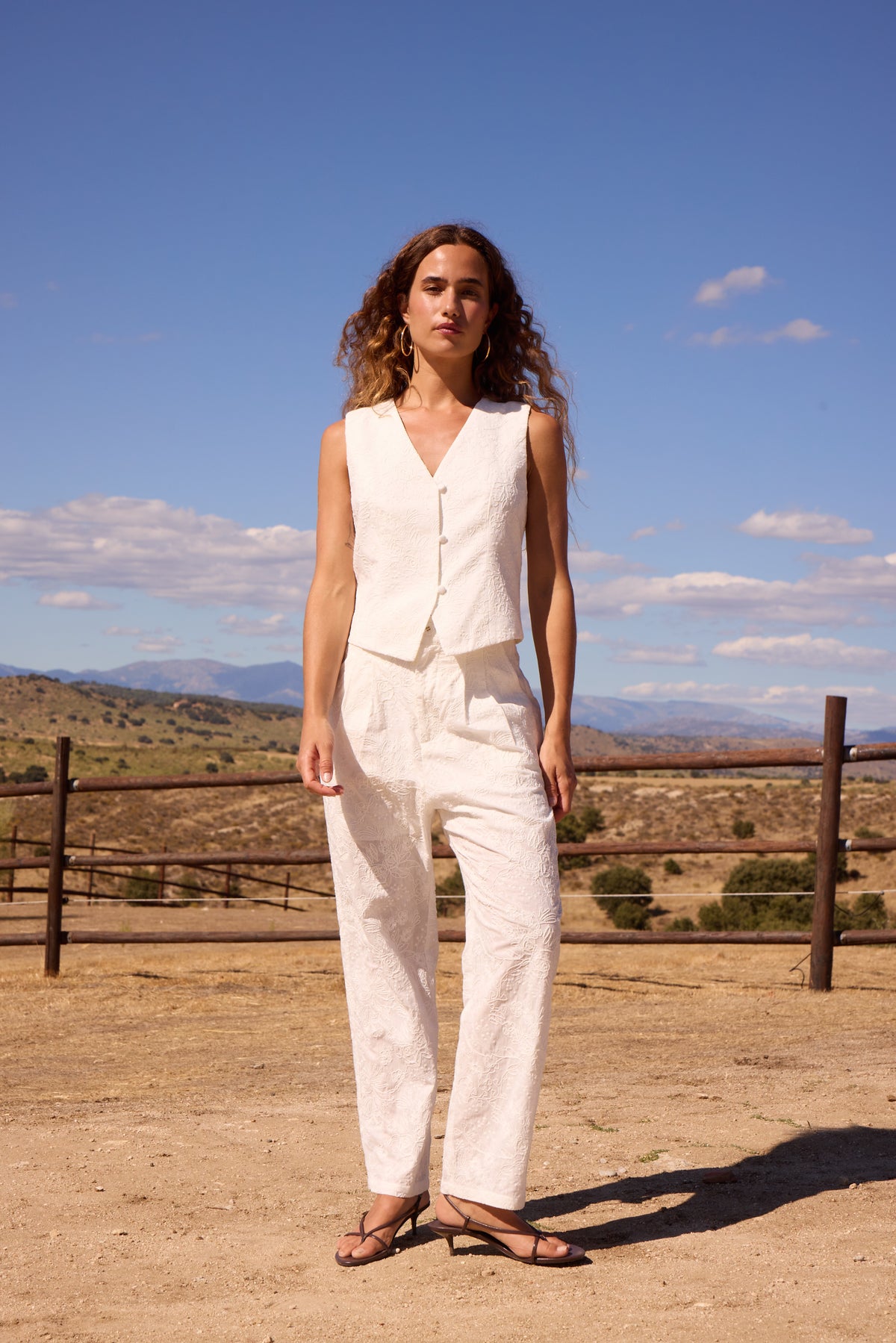 PAOLA VEST - Chaleco traje blanco textura fantasía