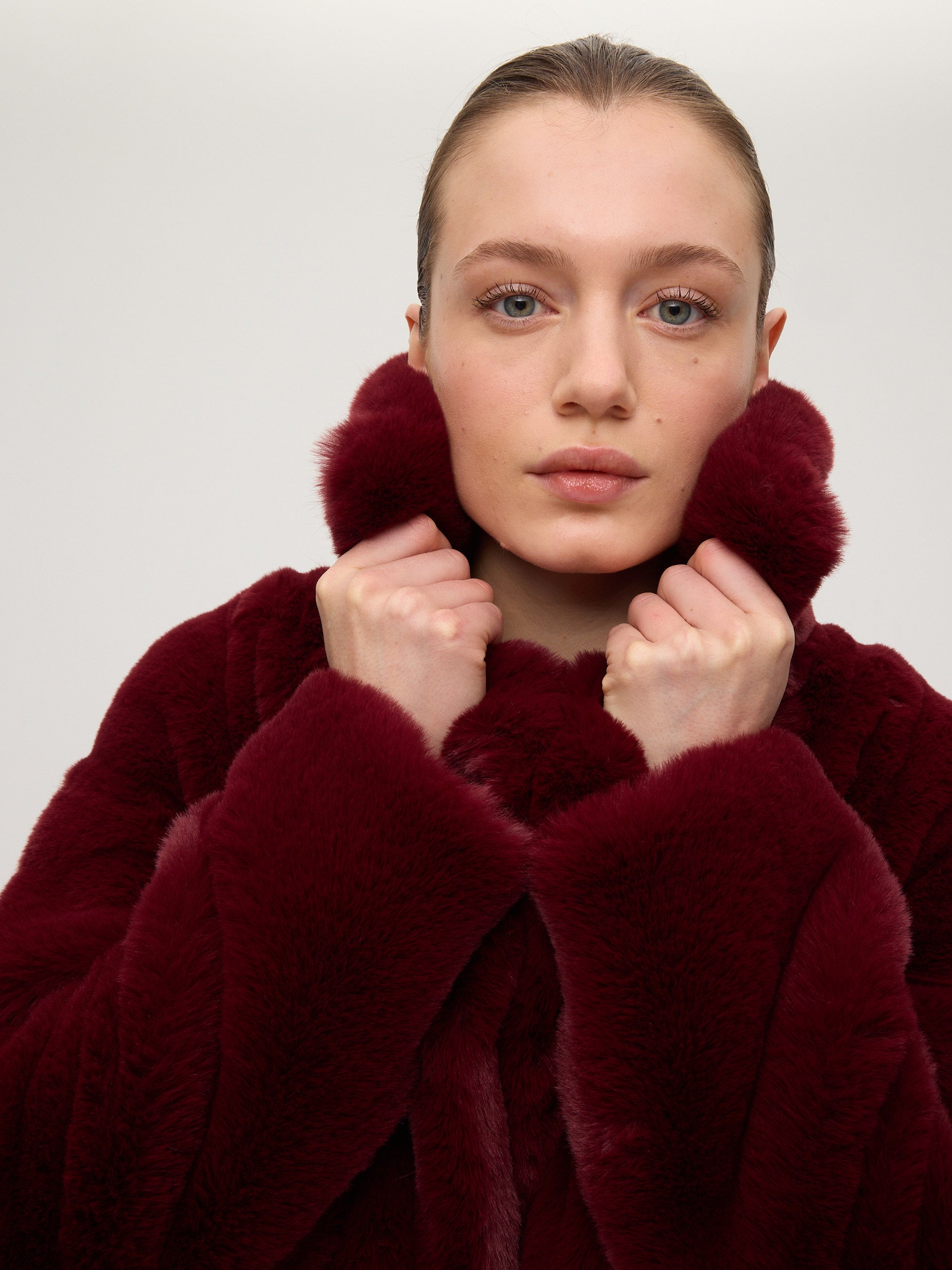 GLOBE BURGUNDY - Abrigo faux fur burgundy