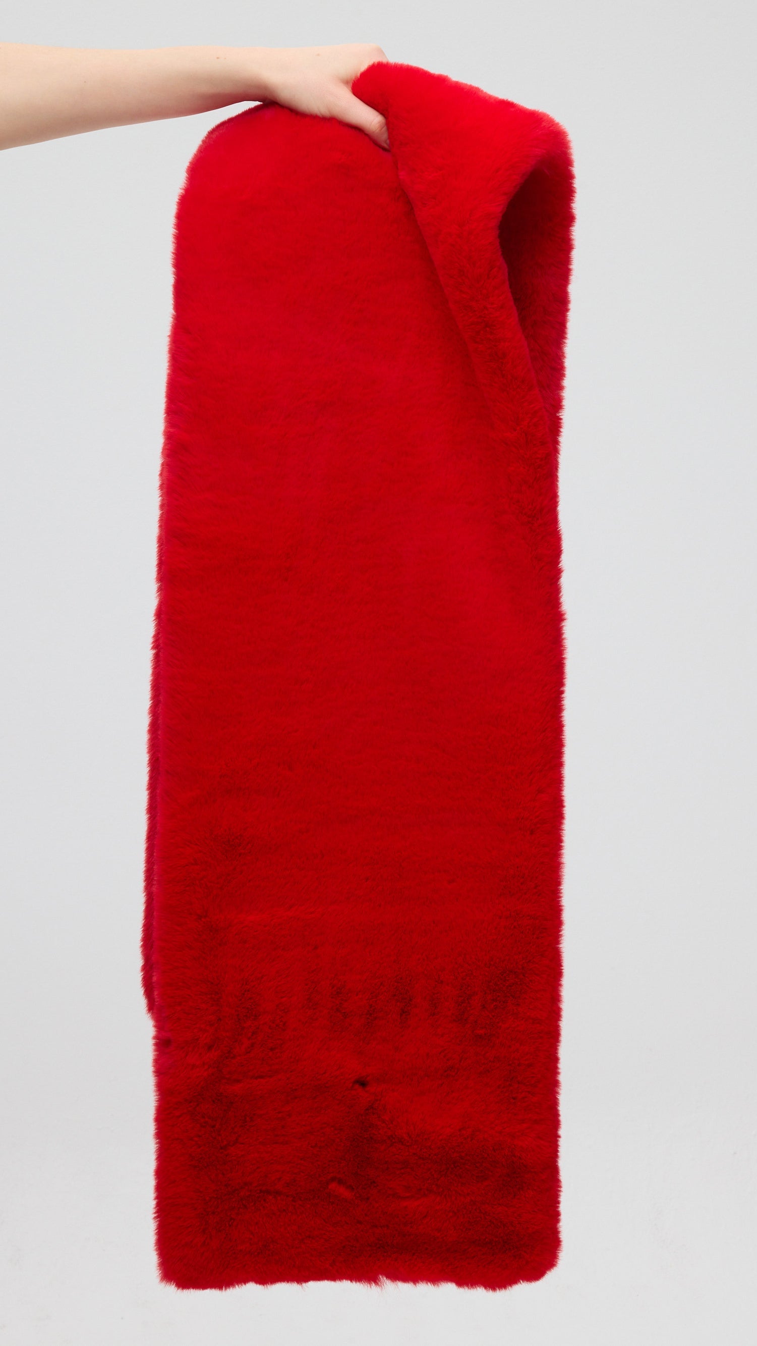 CROWD RED - Estola faux fur rojo