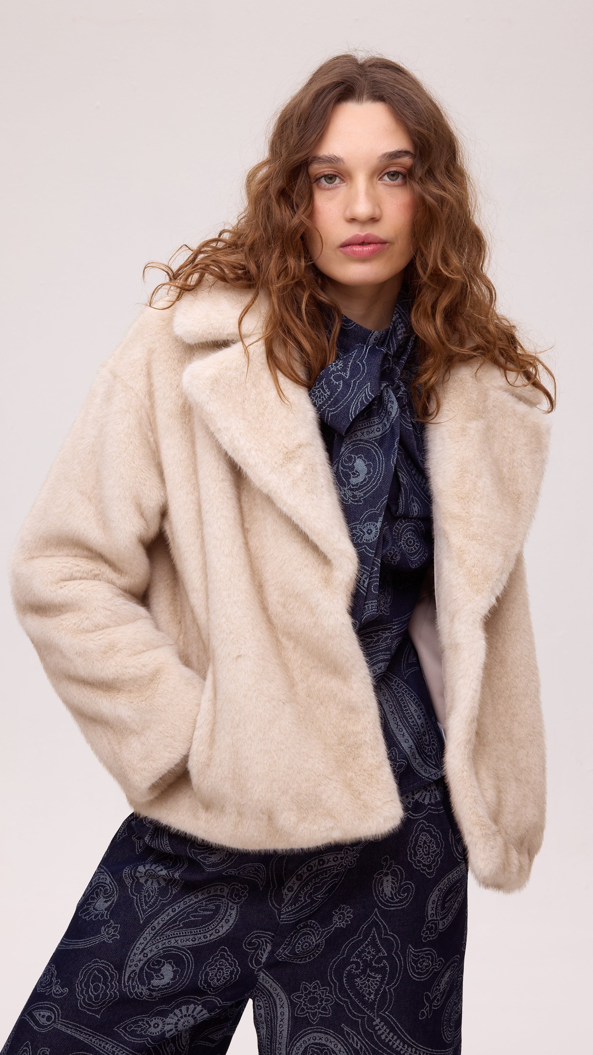 FREEWAY ECRU - Chaquetón corto faux fur ecru