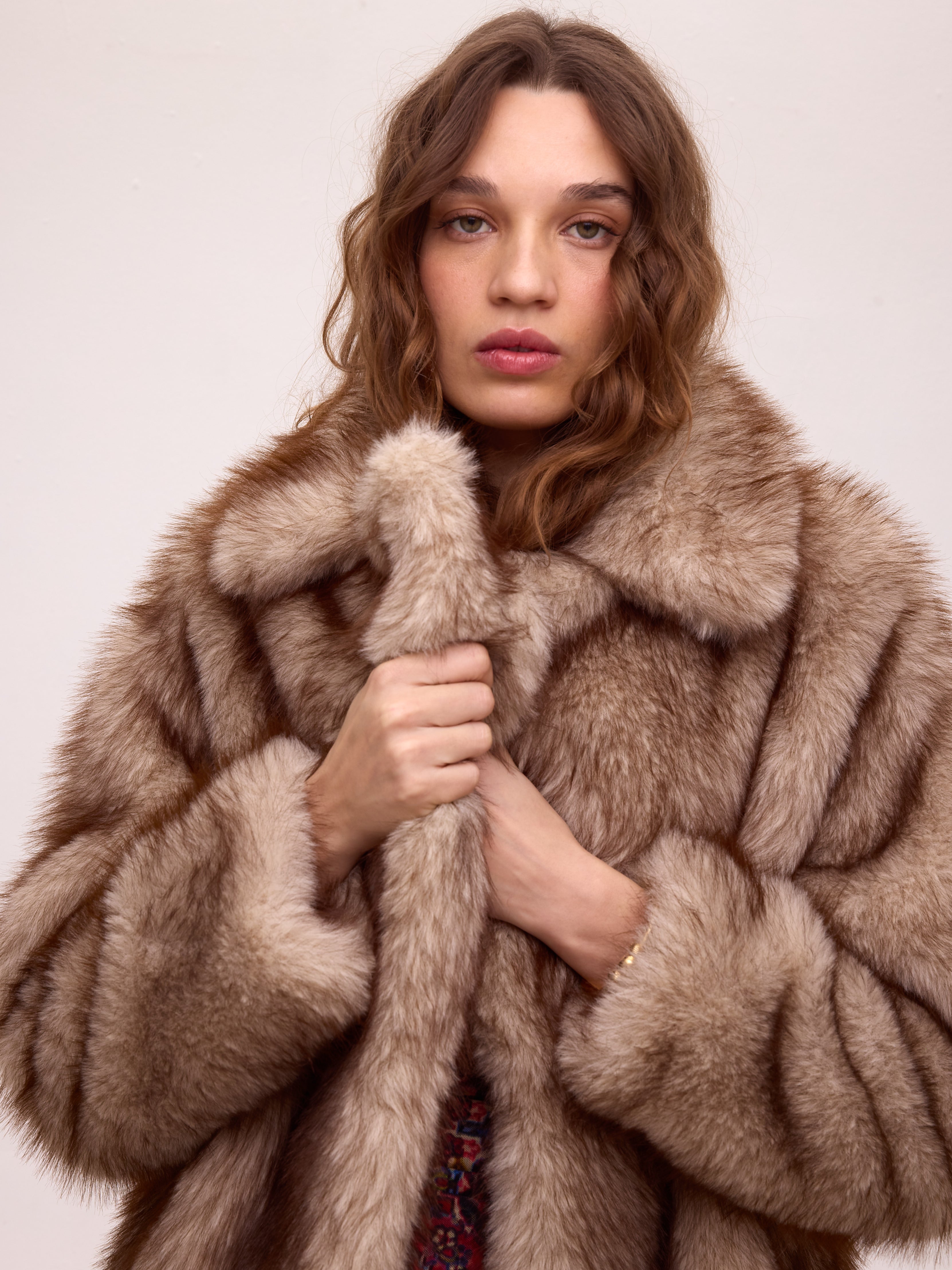 WORLD RAW - Abrigo faux fur - Color natural