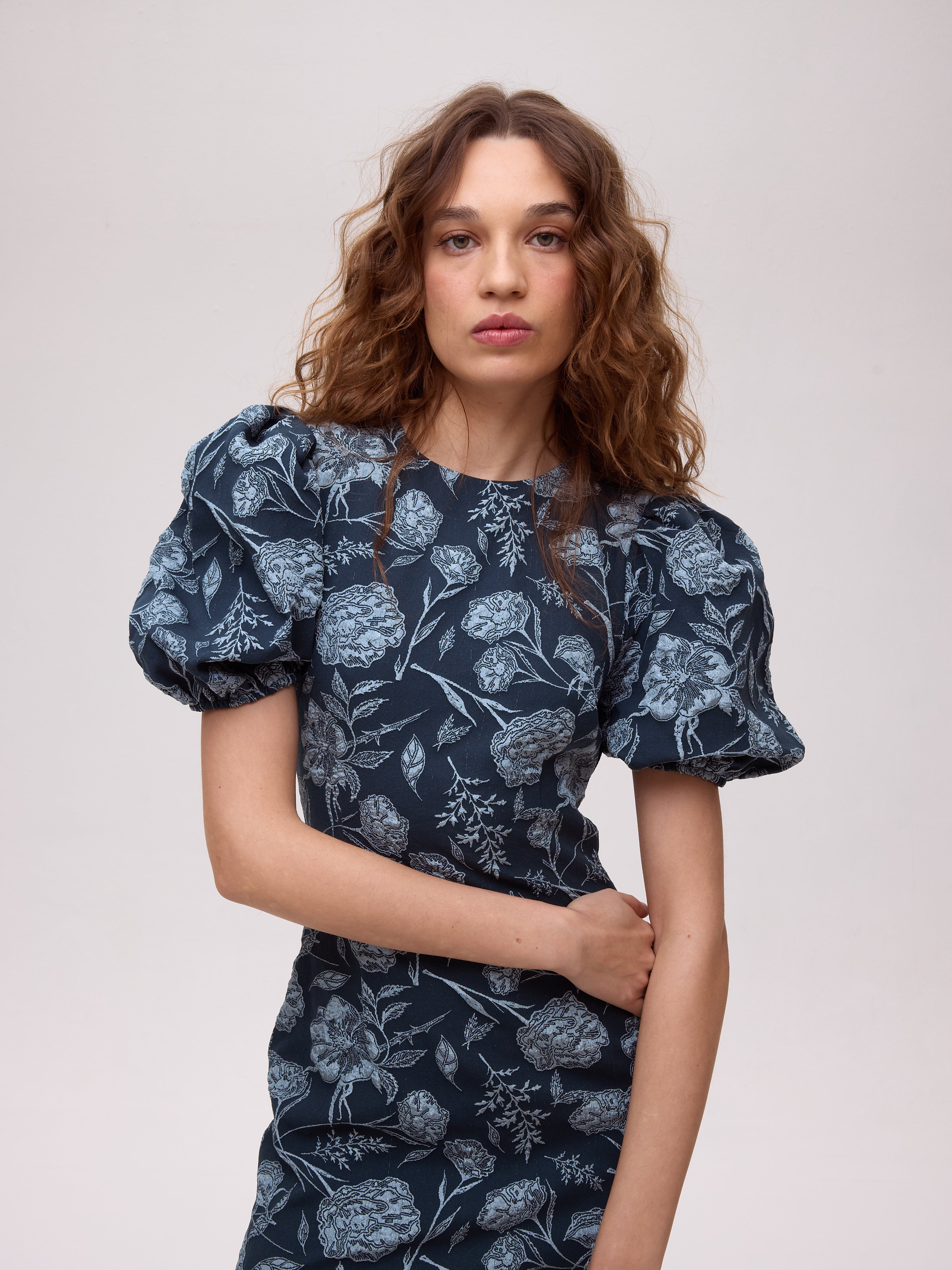 FIORE TEAL - Vestido brocado flores escote espalda