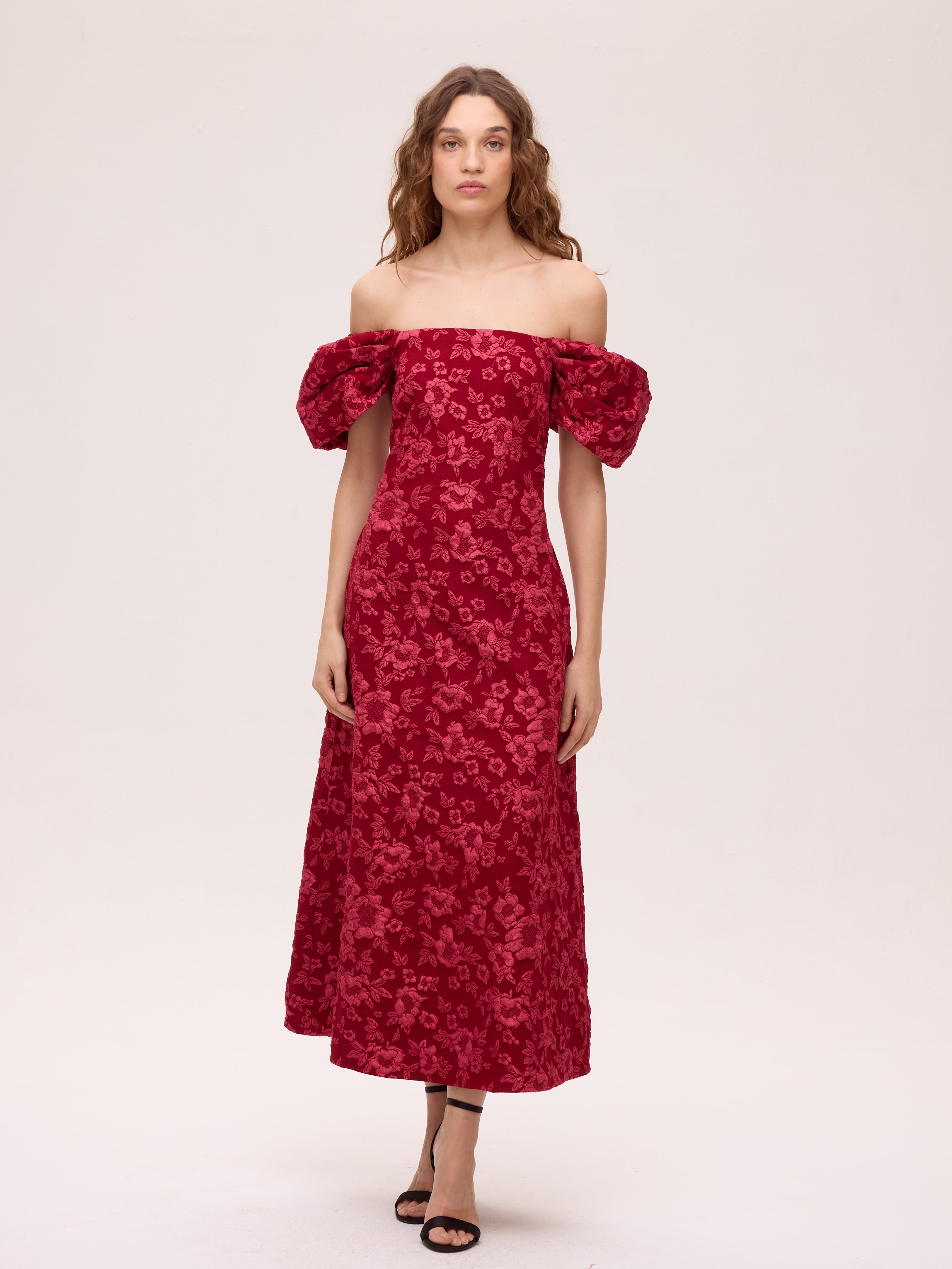 STELLA - Vestido brocado floral rojo evasé