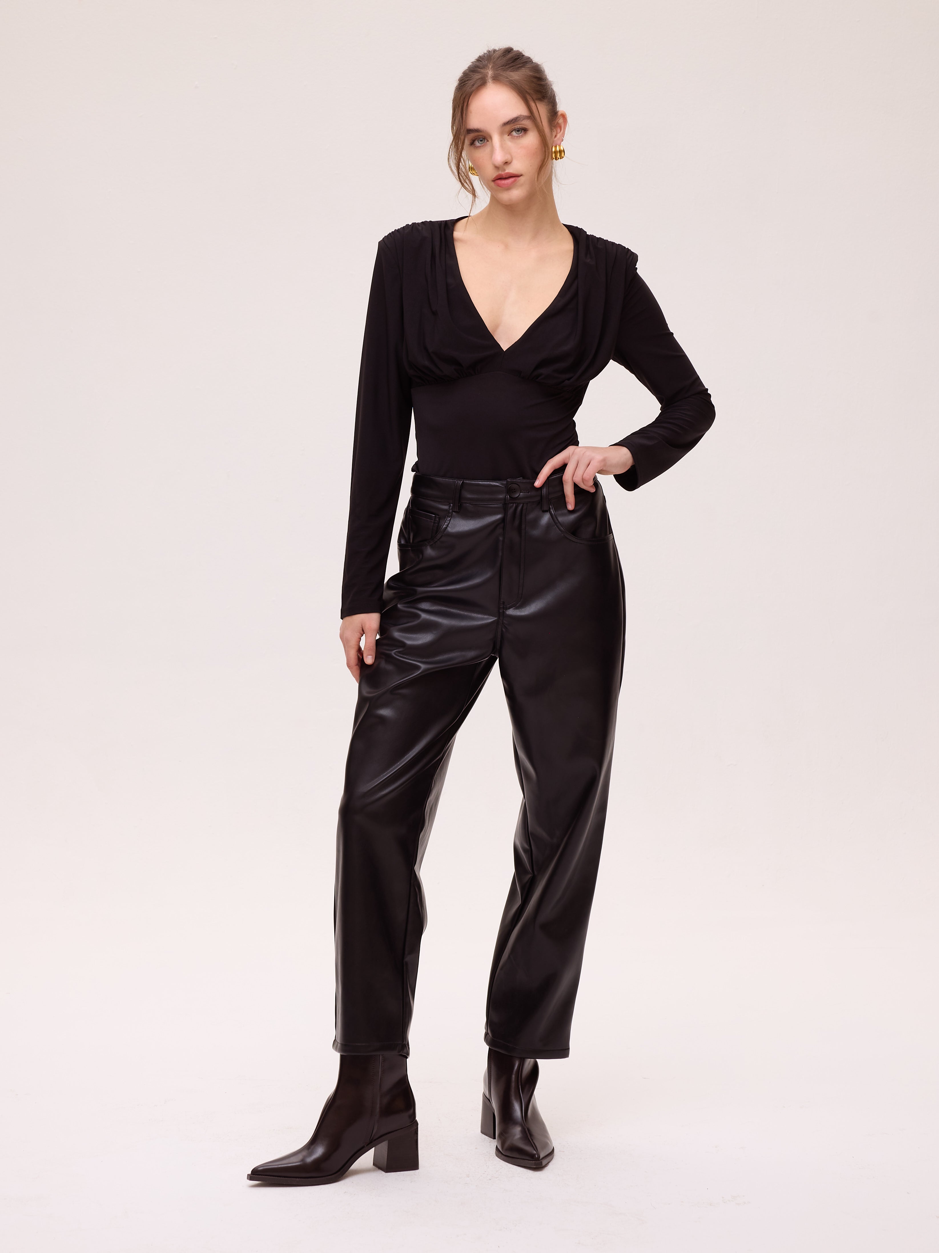 CHILL BLACK - Top en crepe elástico corte imperio negro