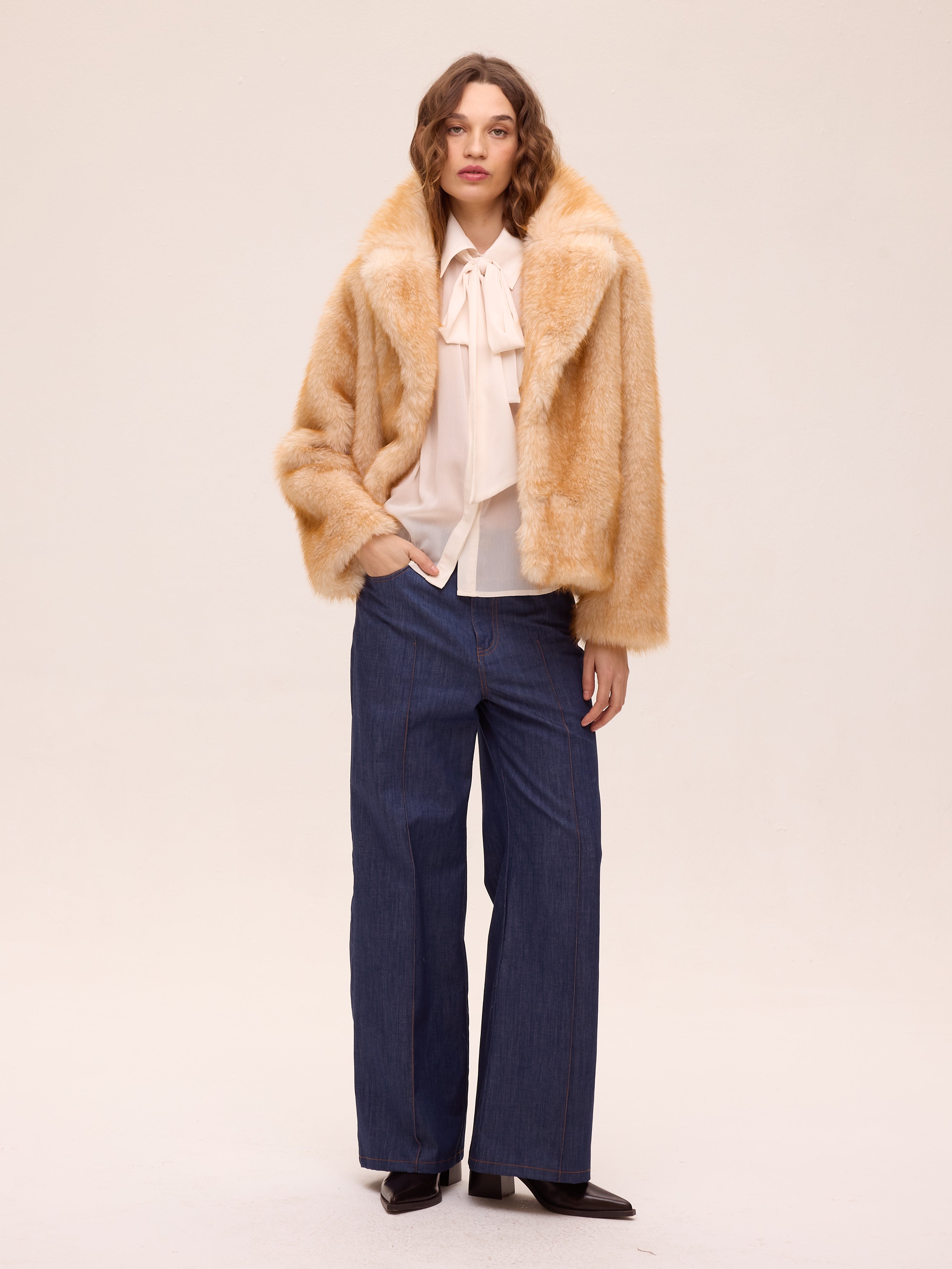 FREEWAY HONEY - Abrigo corto faux fur - Miel