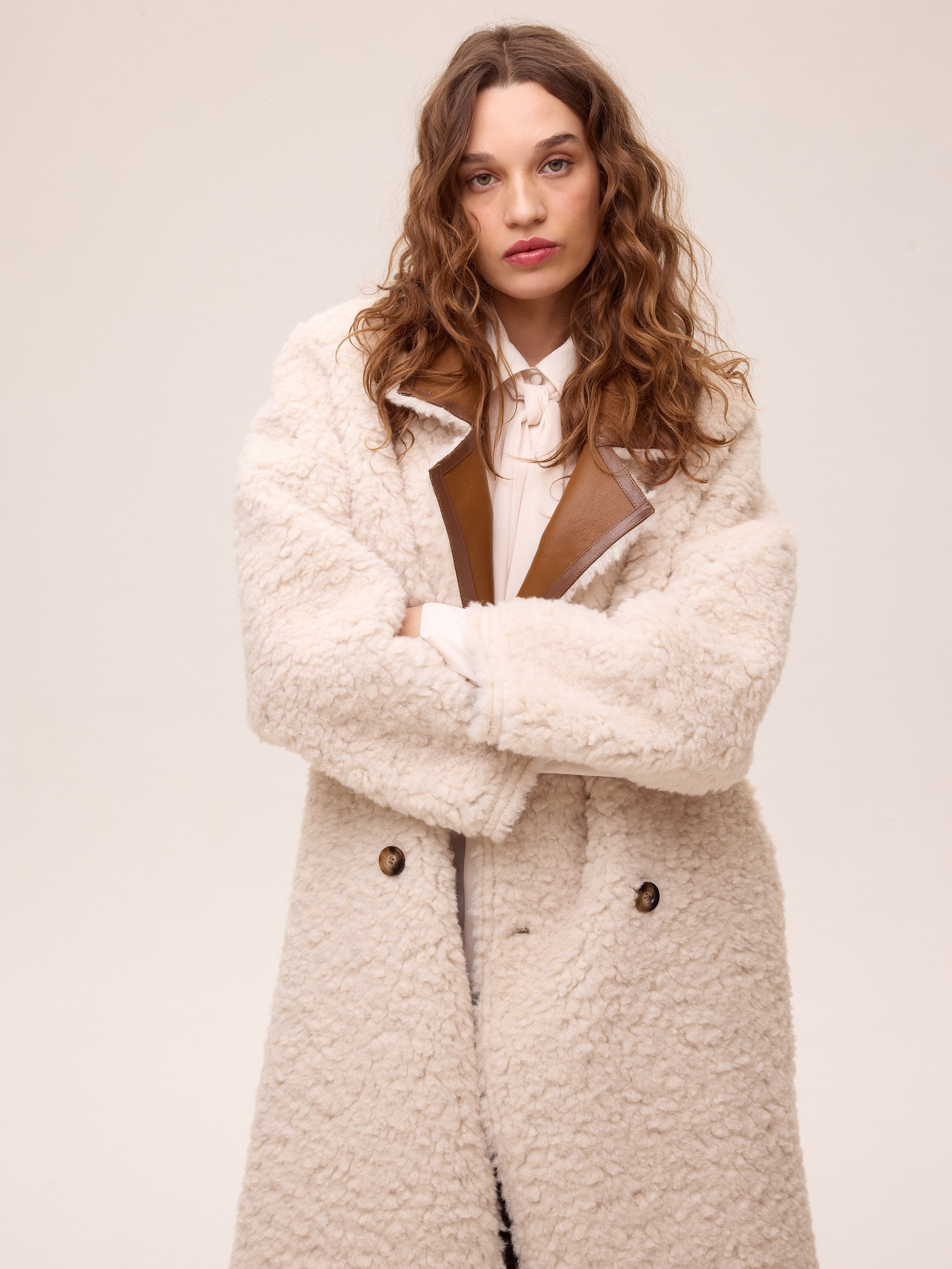 ZHIVAGO BROWN - Abrigo largo reversible - Ecopiel Marrón/ Pelo Blanco