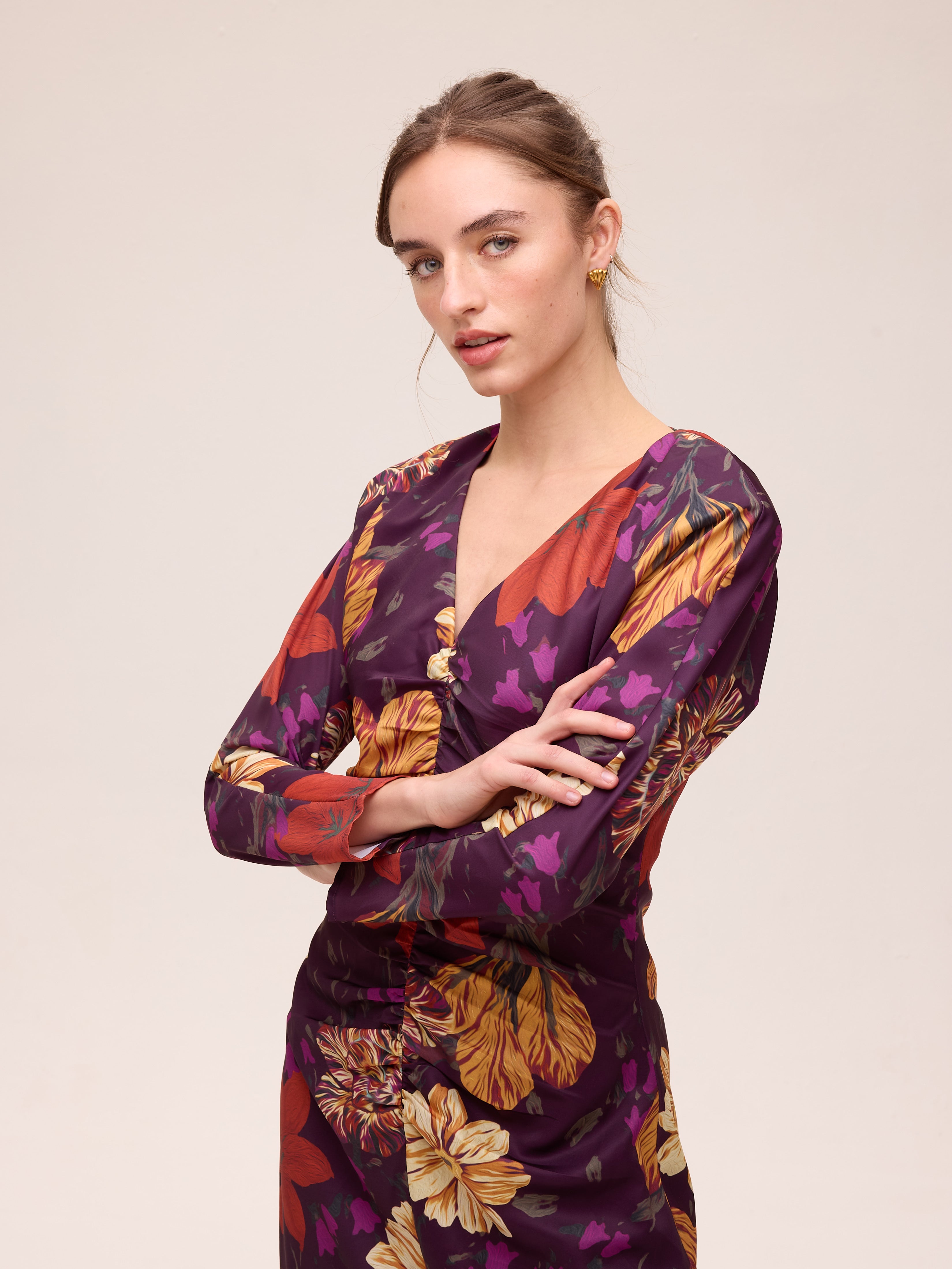 CRISTAL FLOWERS - Vestido escote pico print floral