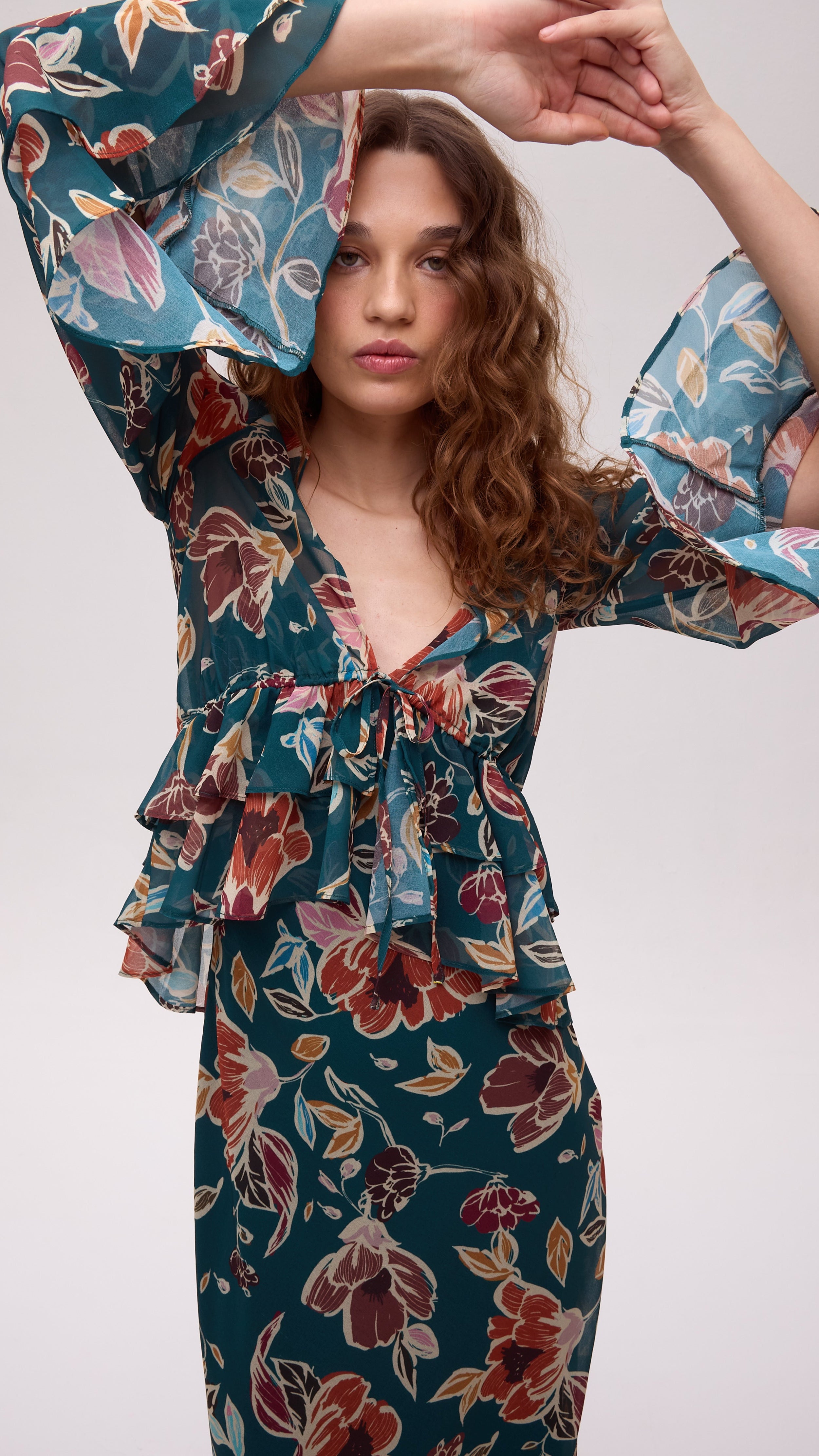 GRAZIA FLOWERS TOP - Top estampado floral volantes manga larga