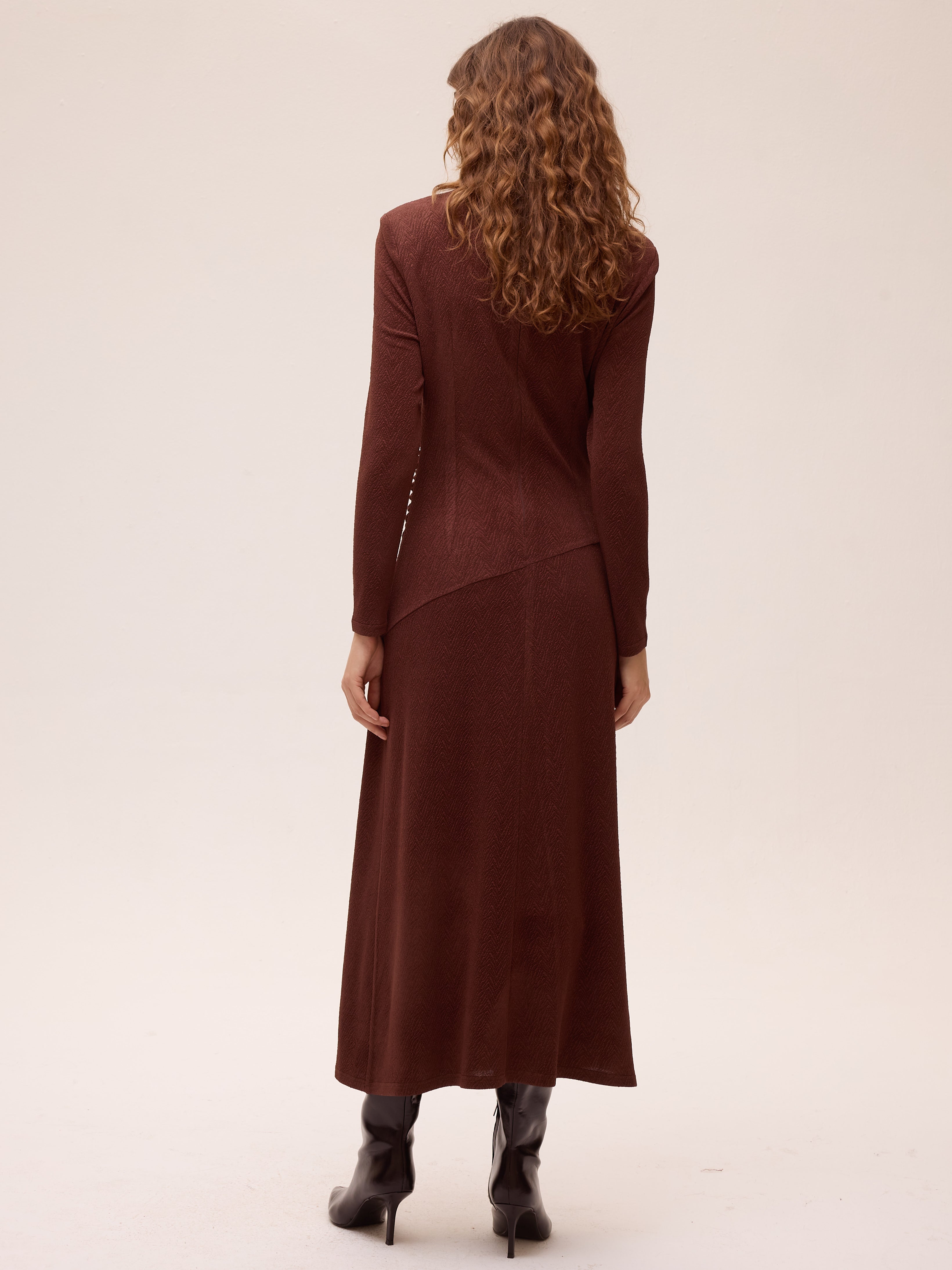 WHISPER BROWN - Vestido punto marrón corte en la cadera