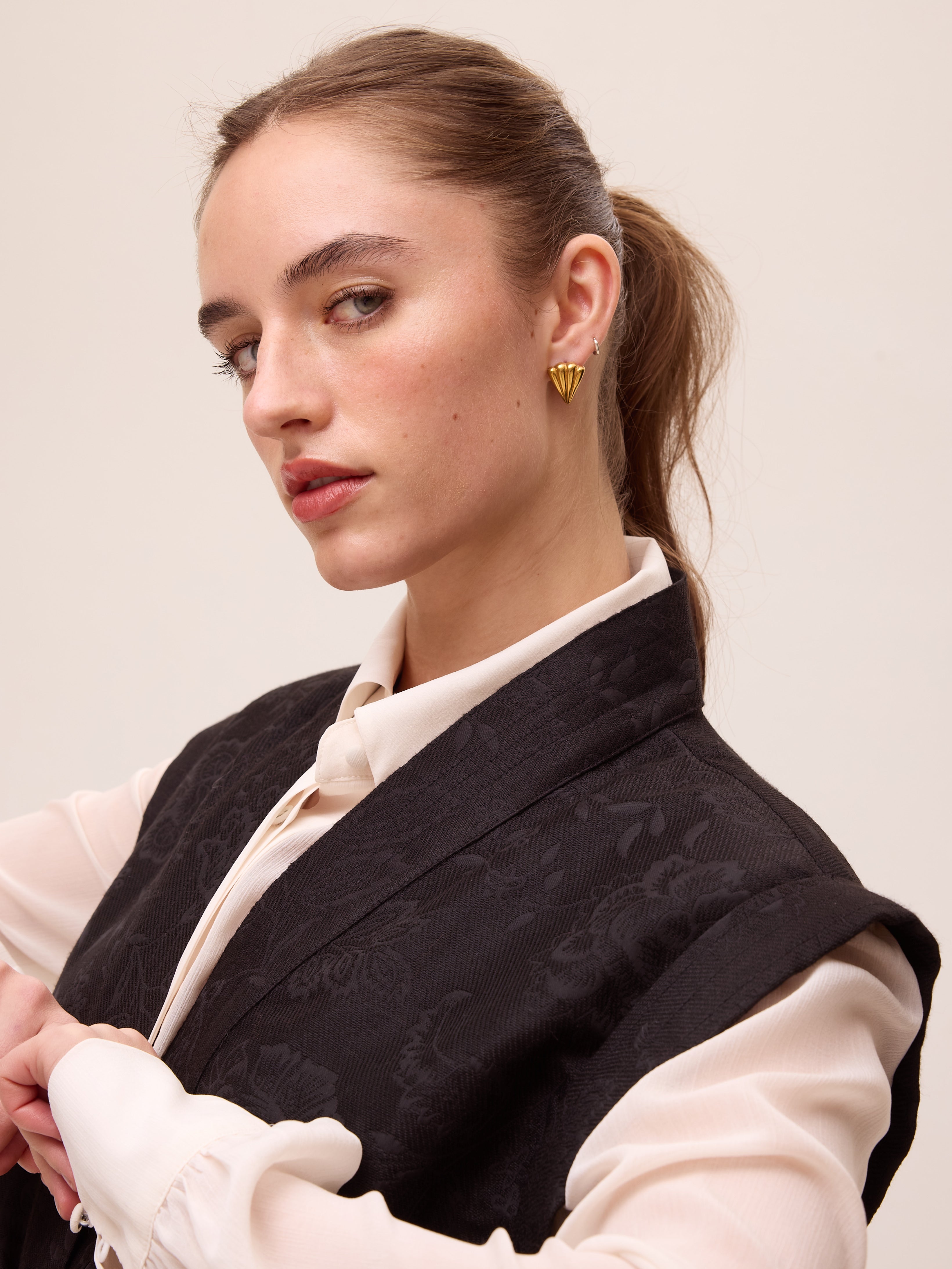 OAK BLACK PANT - Bermuda damasco bordado  flores