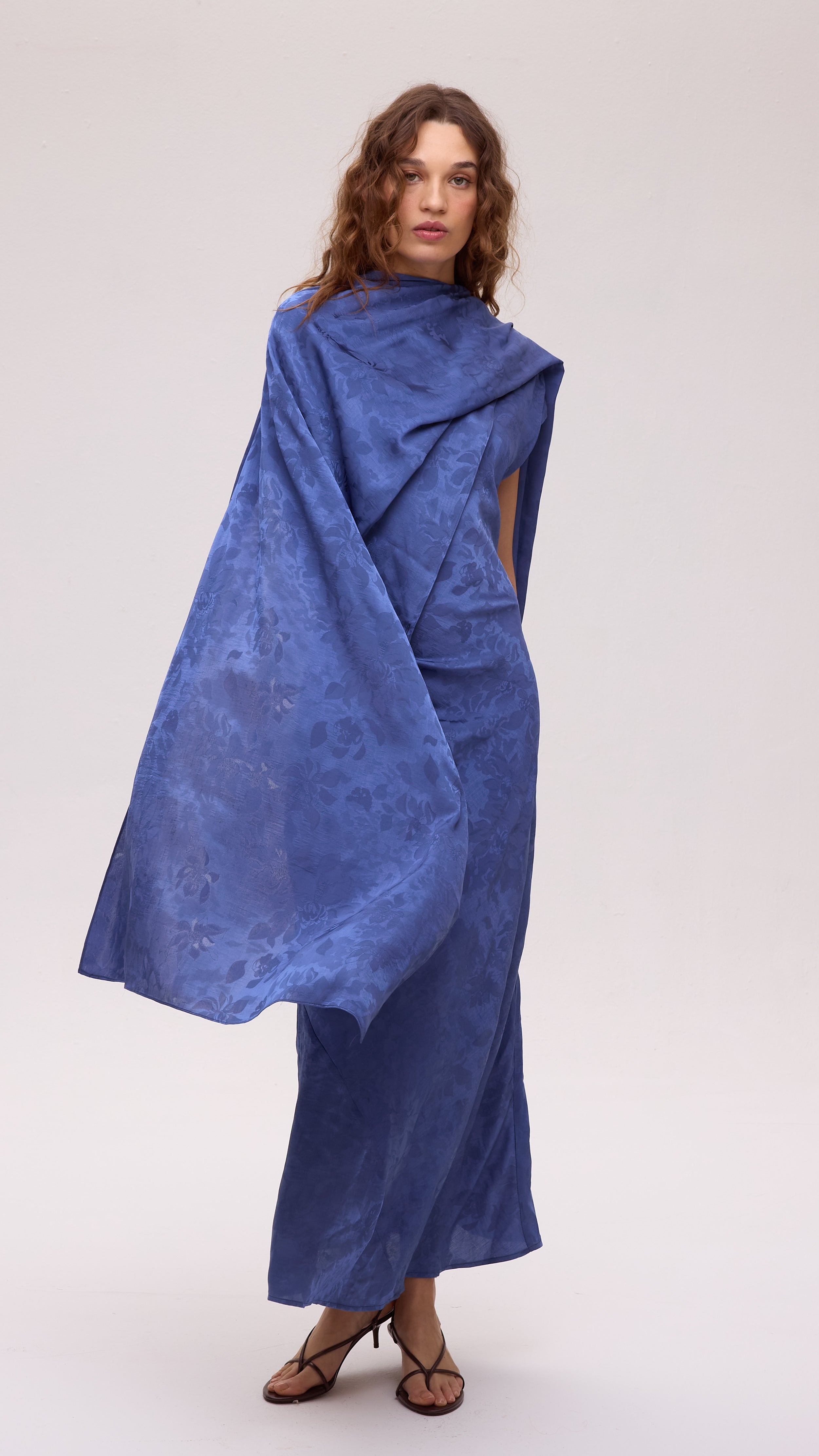 ETOILE BLUE - Vestido largo tejido jacquard azul