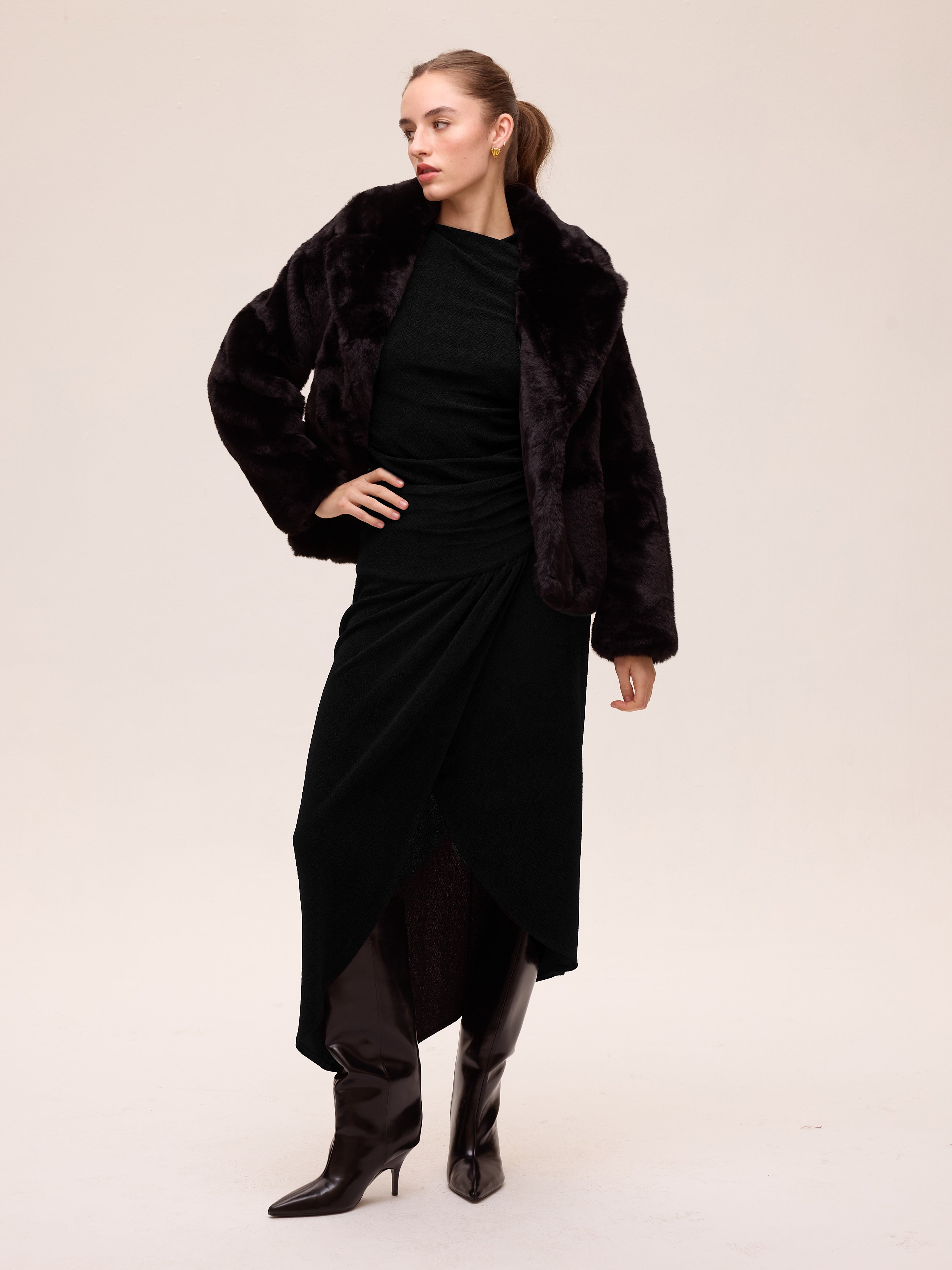 FREEWAY BLACK - Chaquetón corto faux fur negro