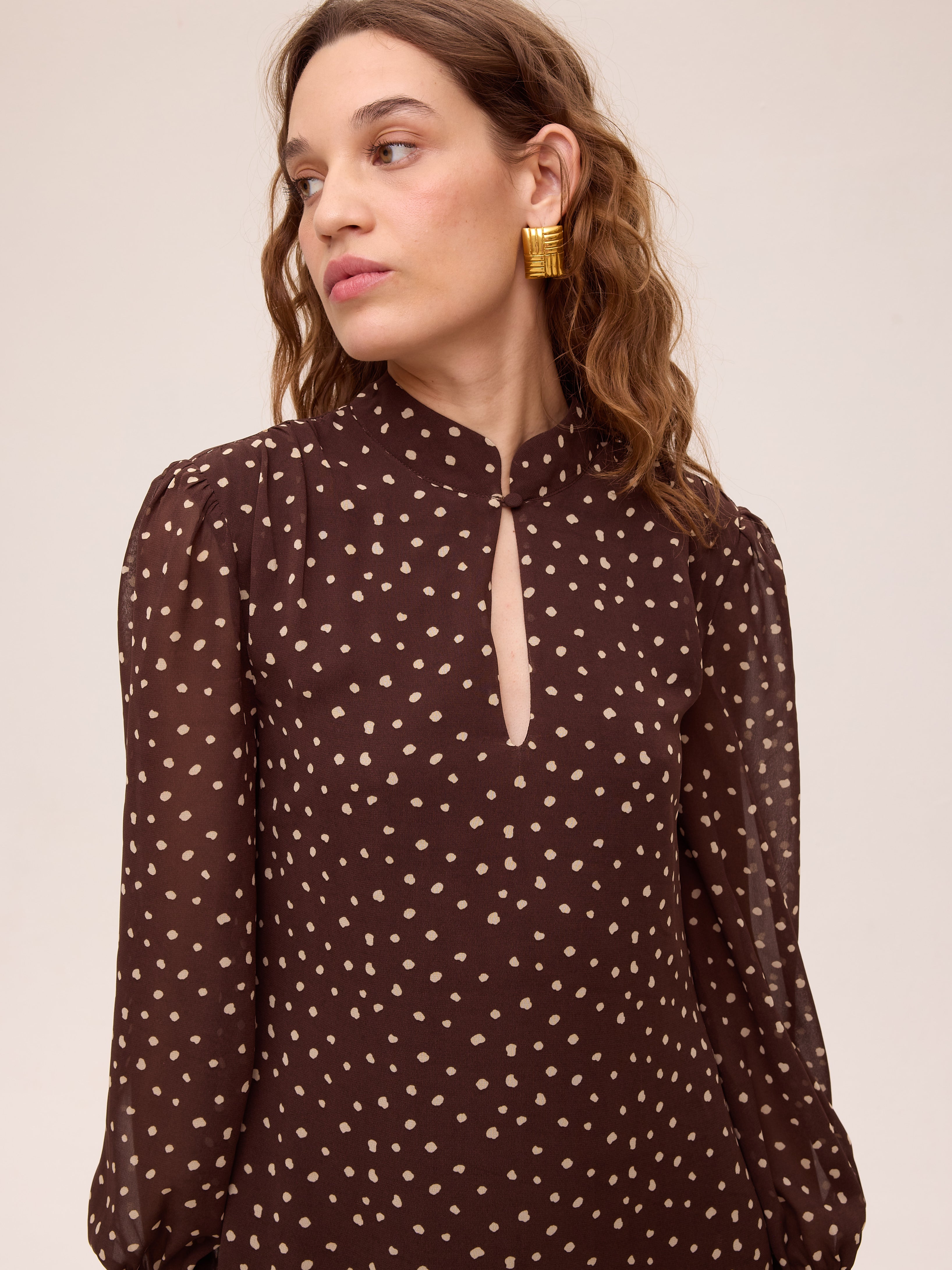 SUMMIT BROWN - Vestido amplio gasa lunares marrón