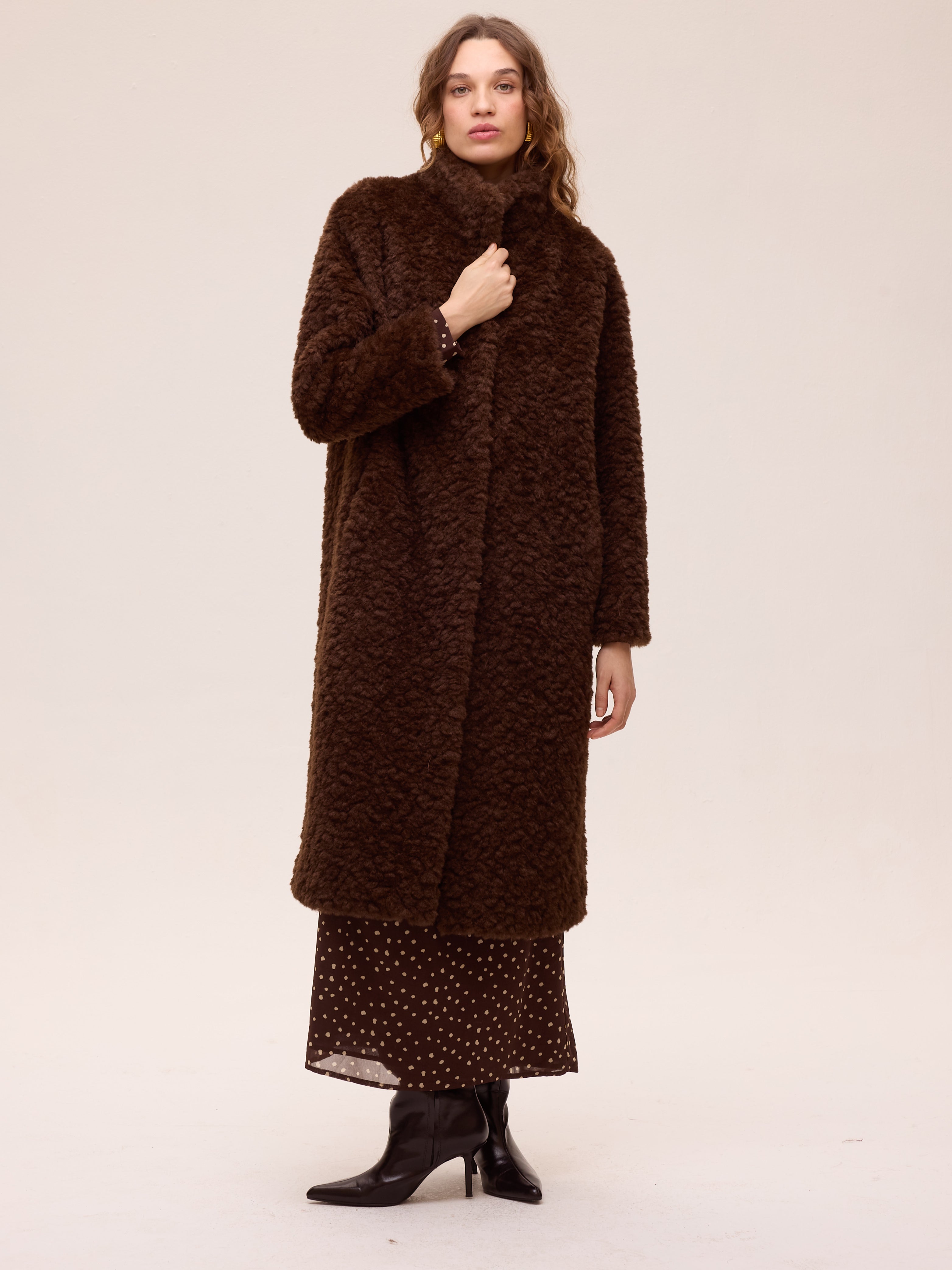 NORTH BROWN - Abrigo teddy rizado - Marrón