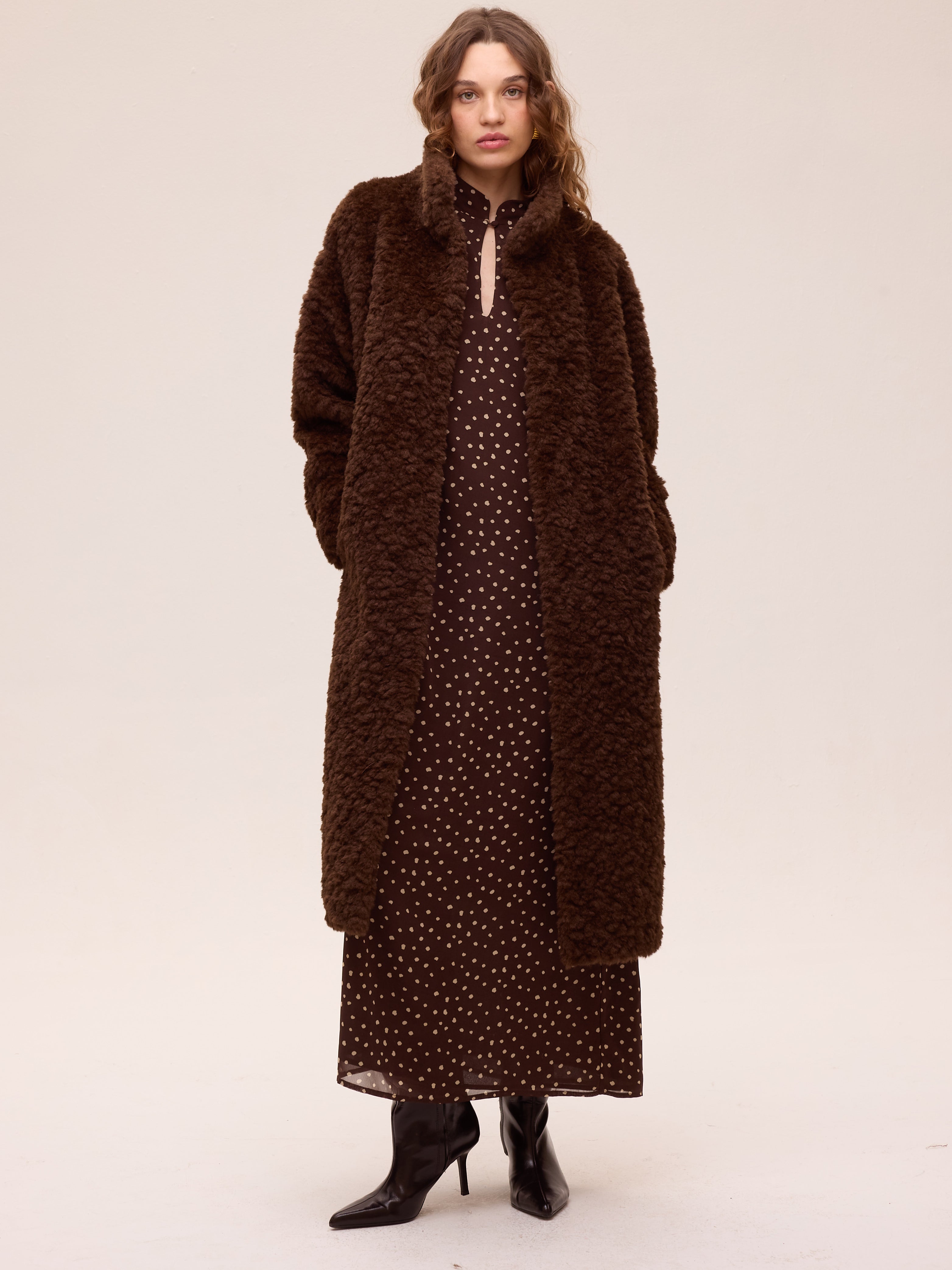 NORTH BROWN - Abrigo teddy rizado - Marrón