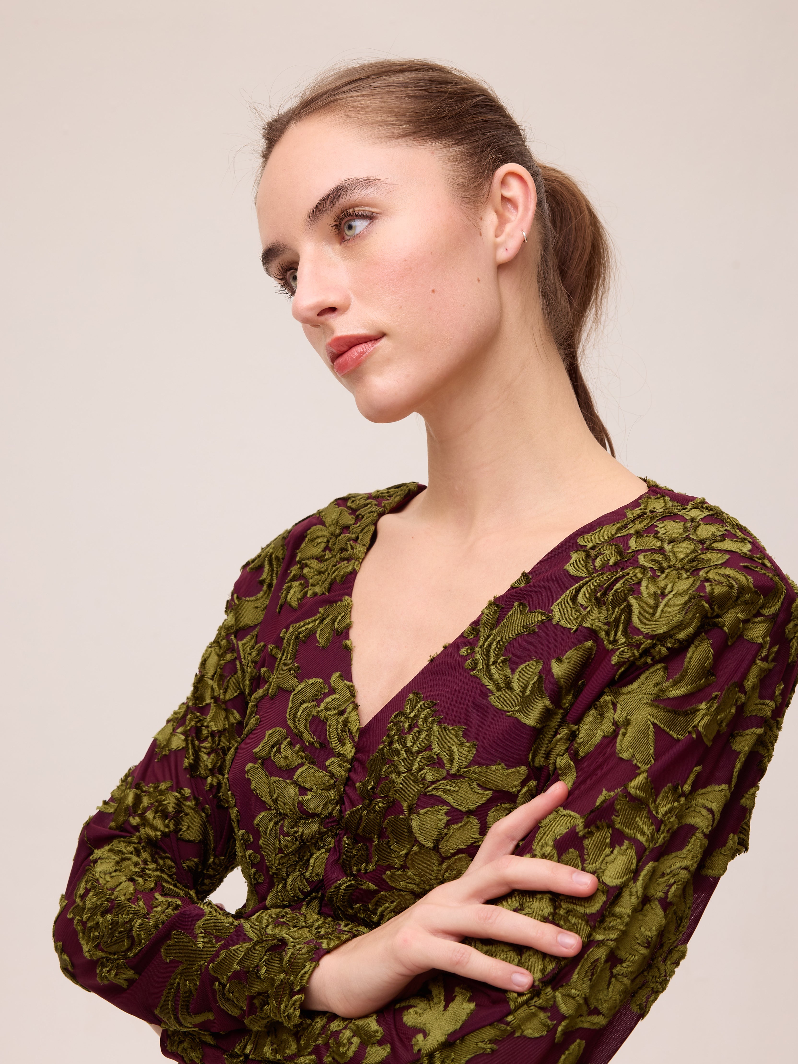 CRISTAL VELVET - Vestido escote pico terciopelo devoré