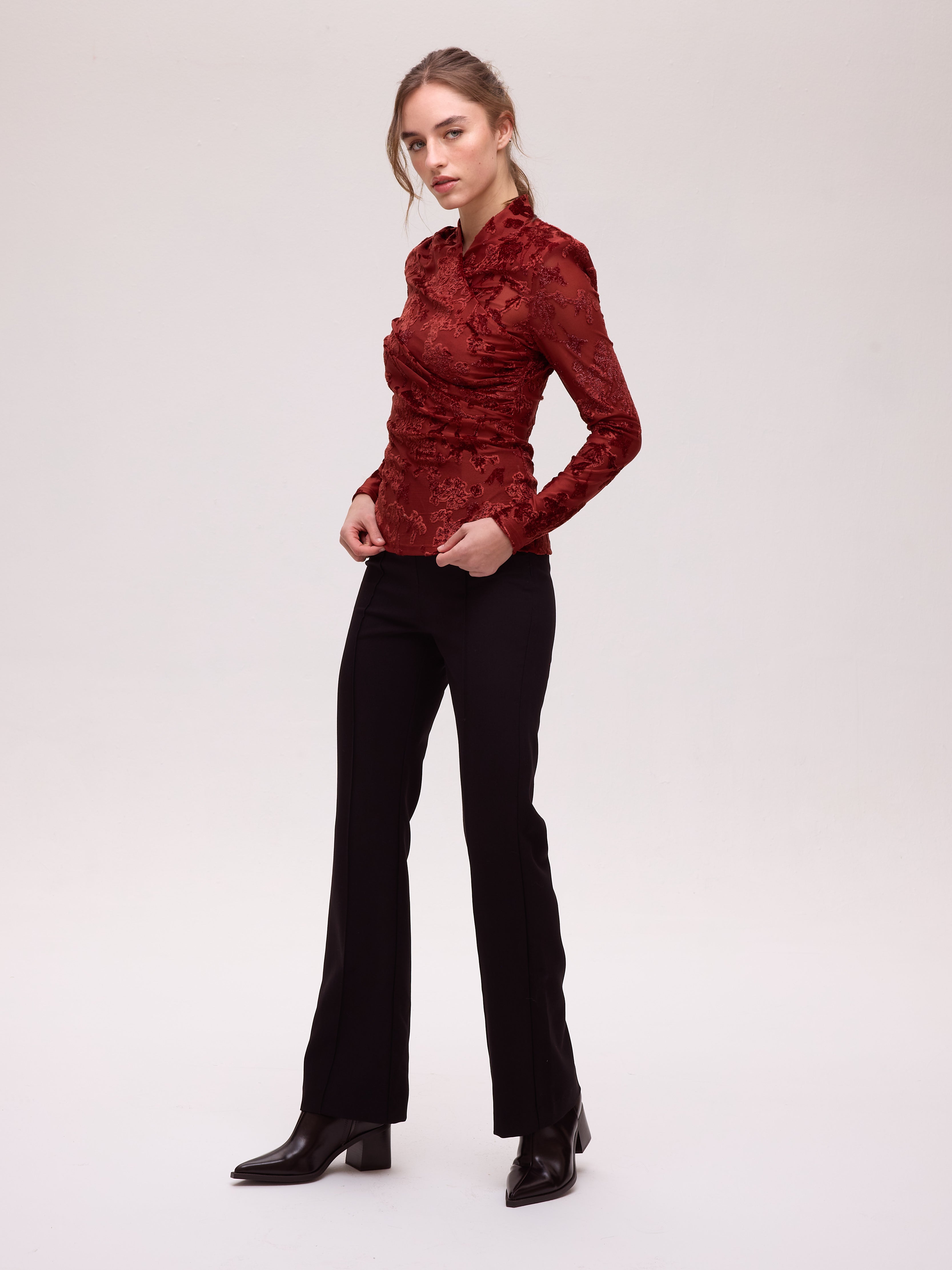 ASTRA VELVET - Top flocado escote envolvente color terracota