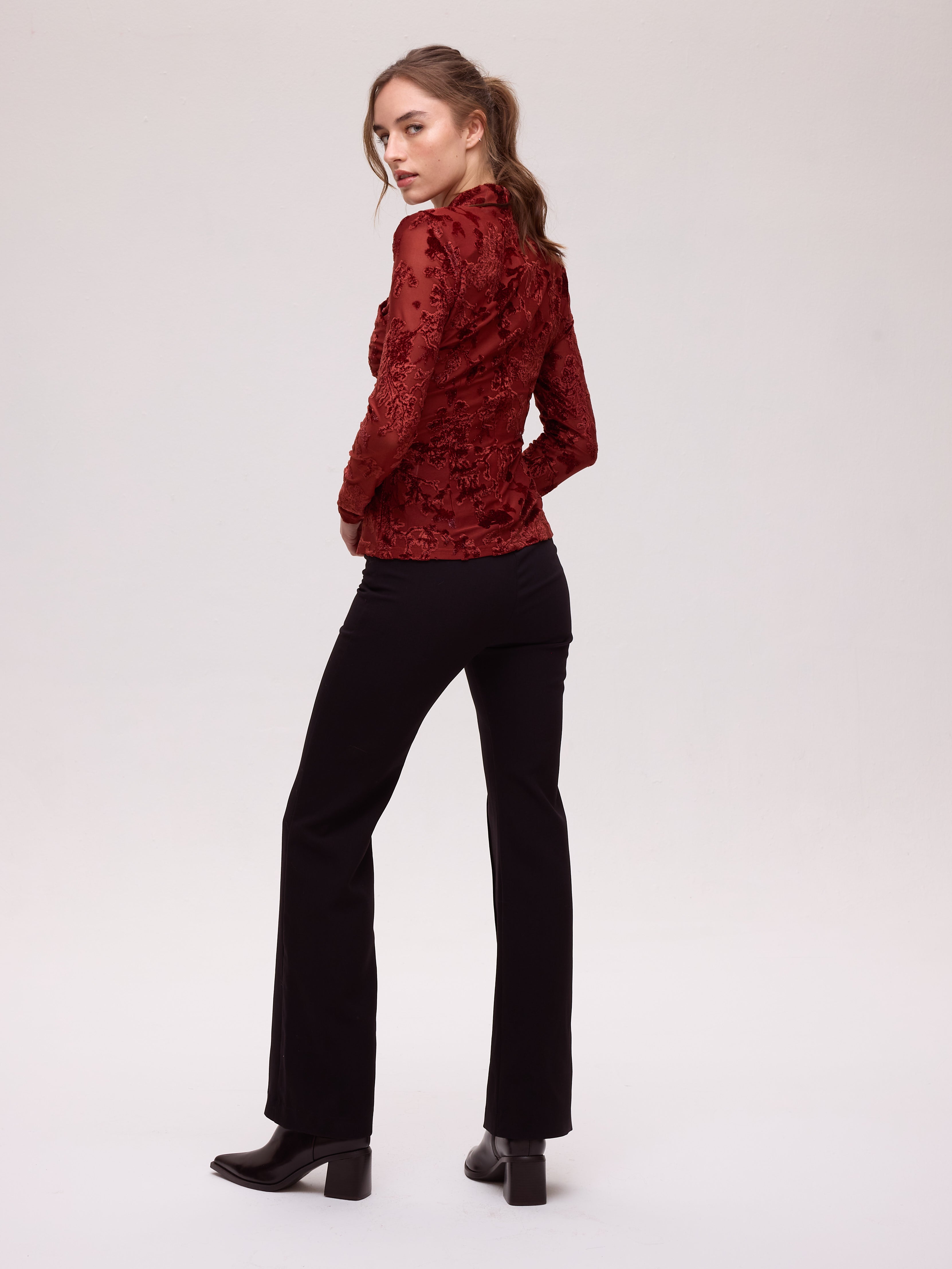 ASTRA VELVET - Top flocado escote envolvente color terracota