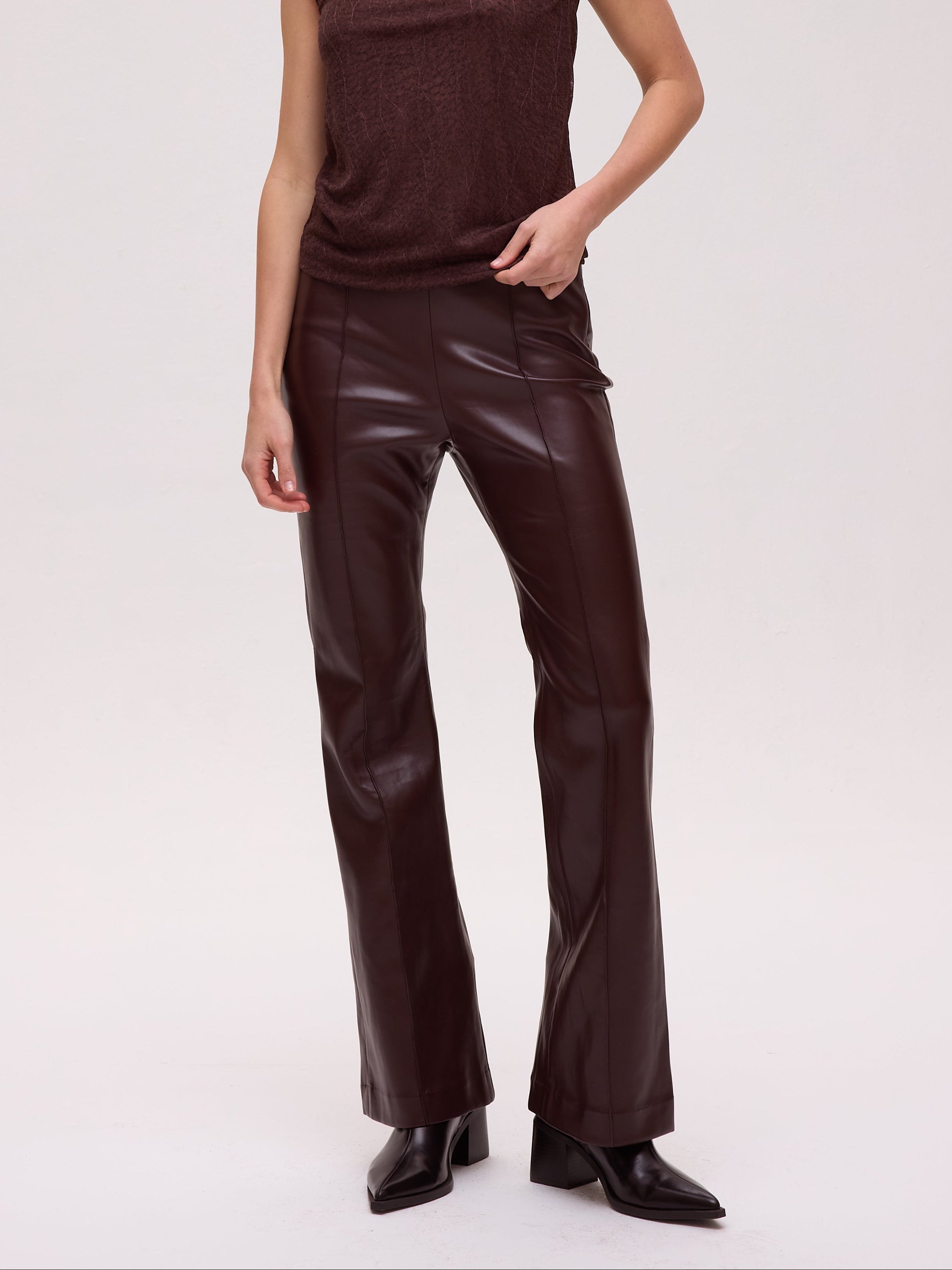 VIENTO GRANA PANT - Pantalón flare polipiel grana