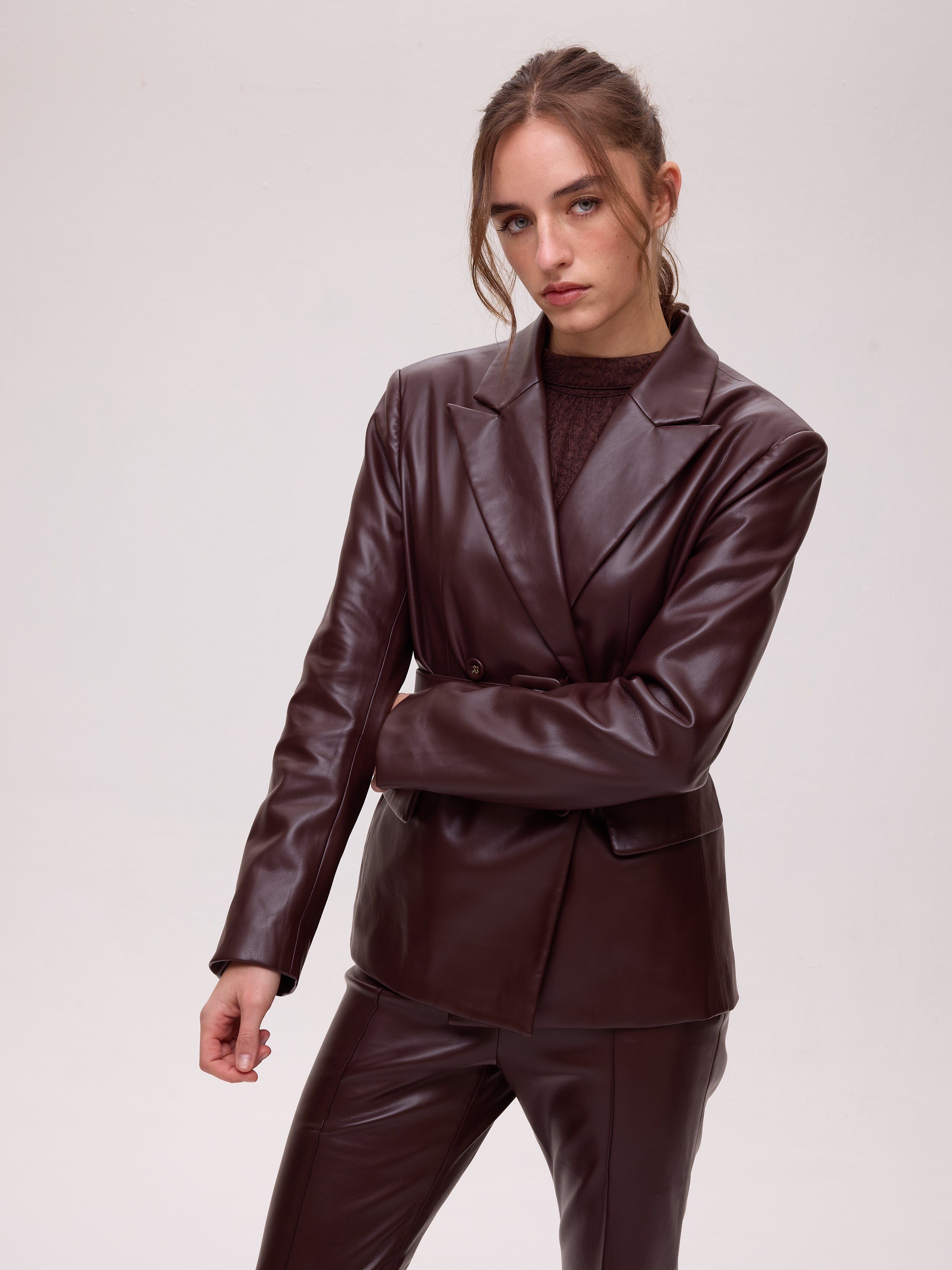 VIENTO GRANA TOP - Blazer cruzada polipiel grana