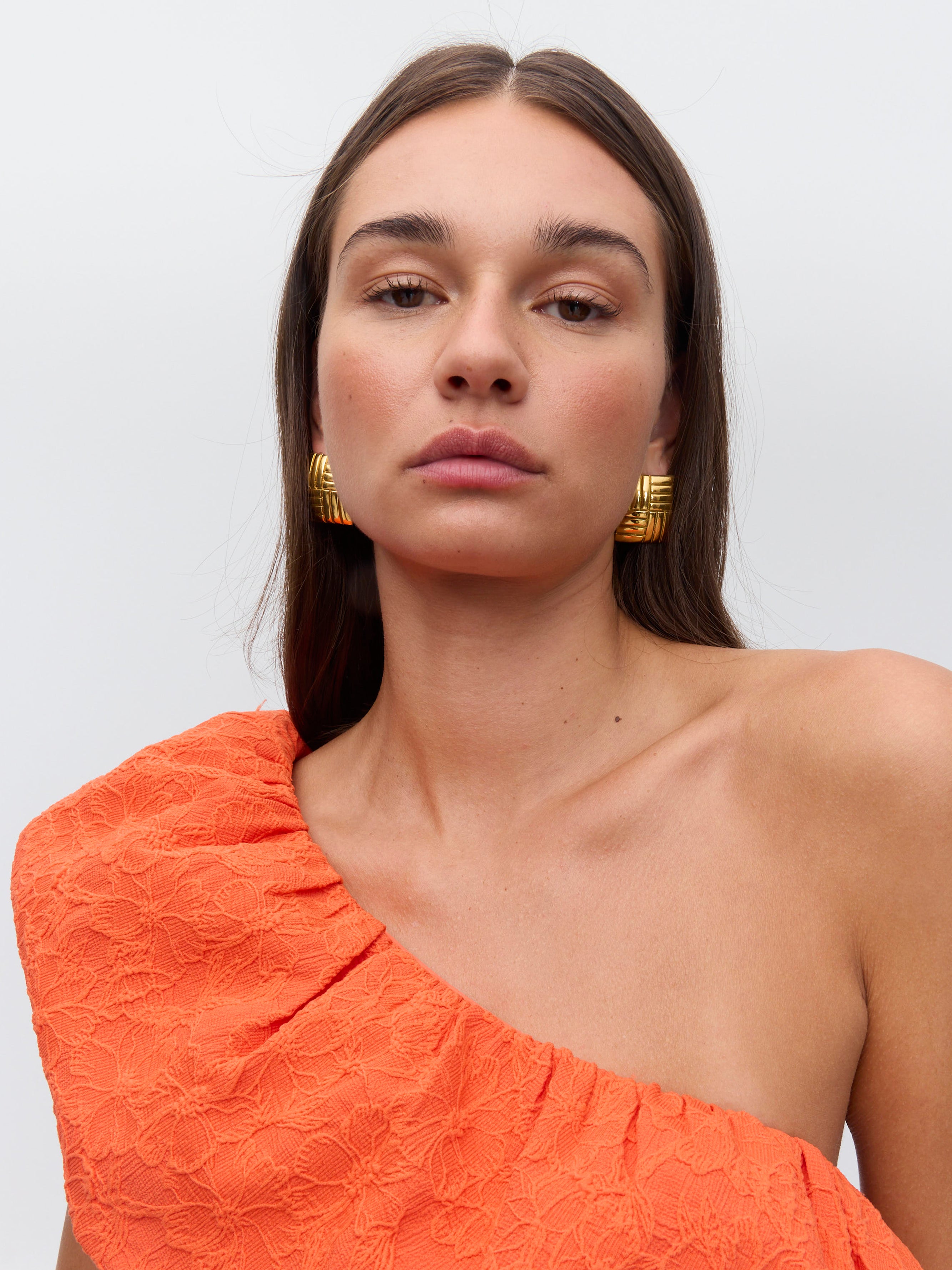 CHOCOLATE - Pendientes cuadrados dorados