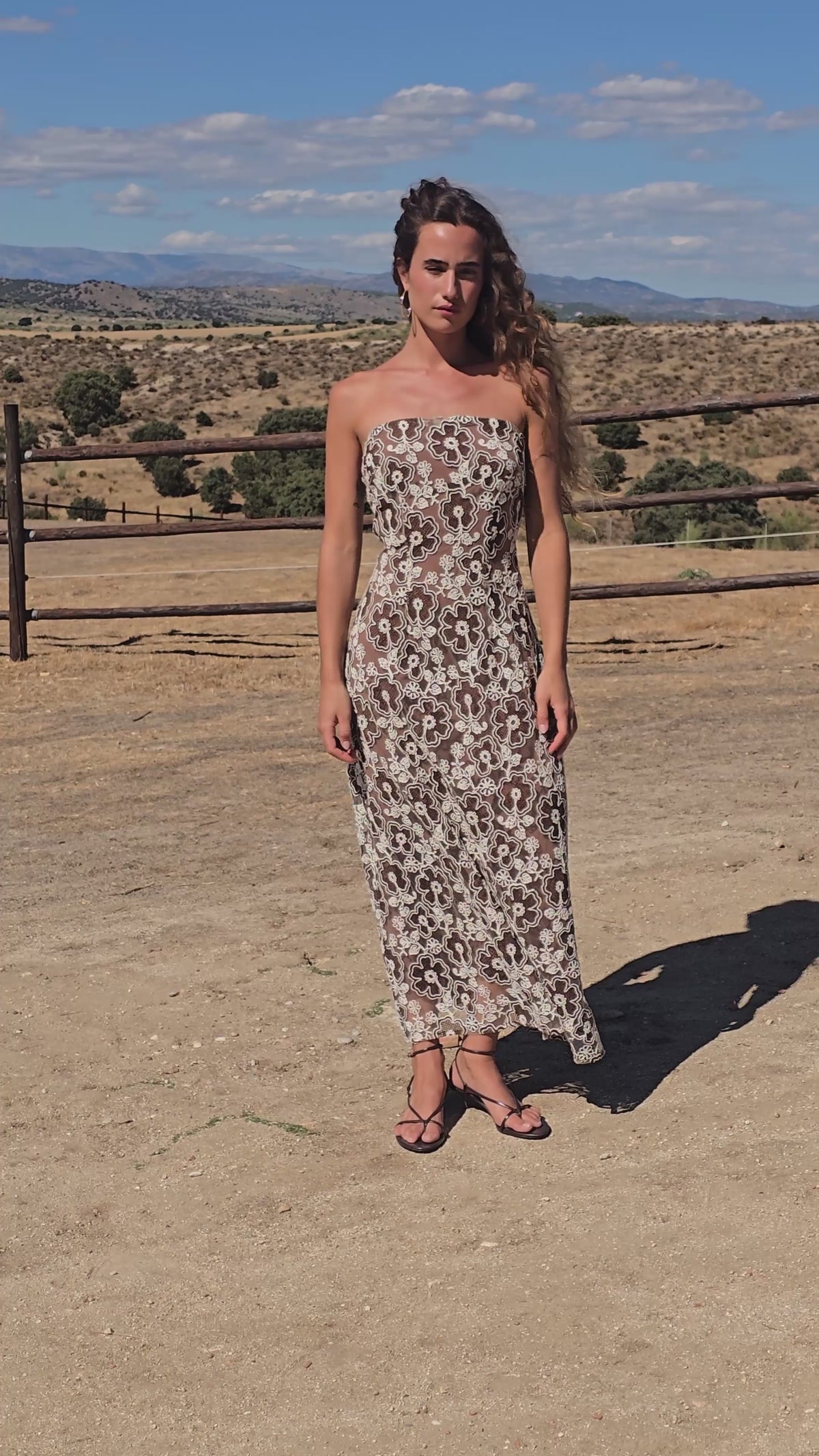 RAFFAELLA - Vestido palabra de honor guipur floral