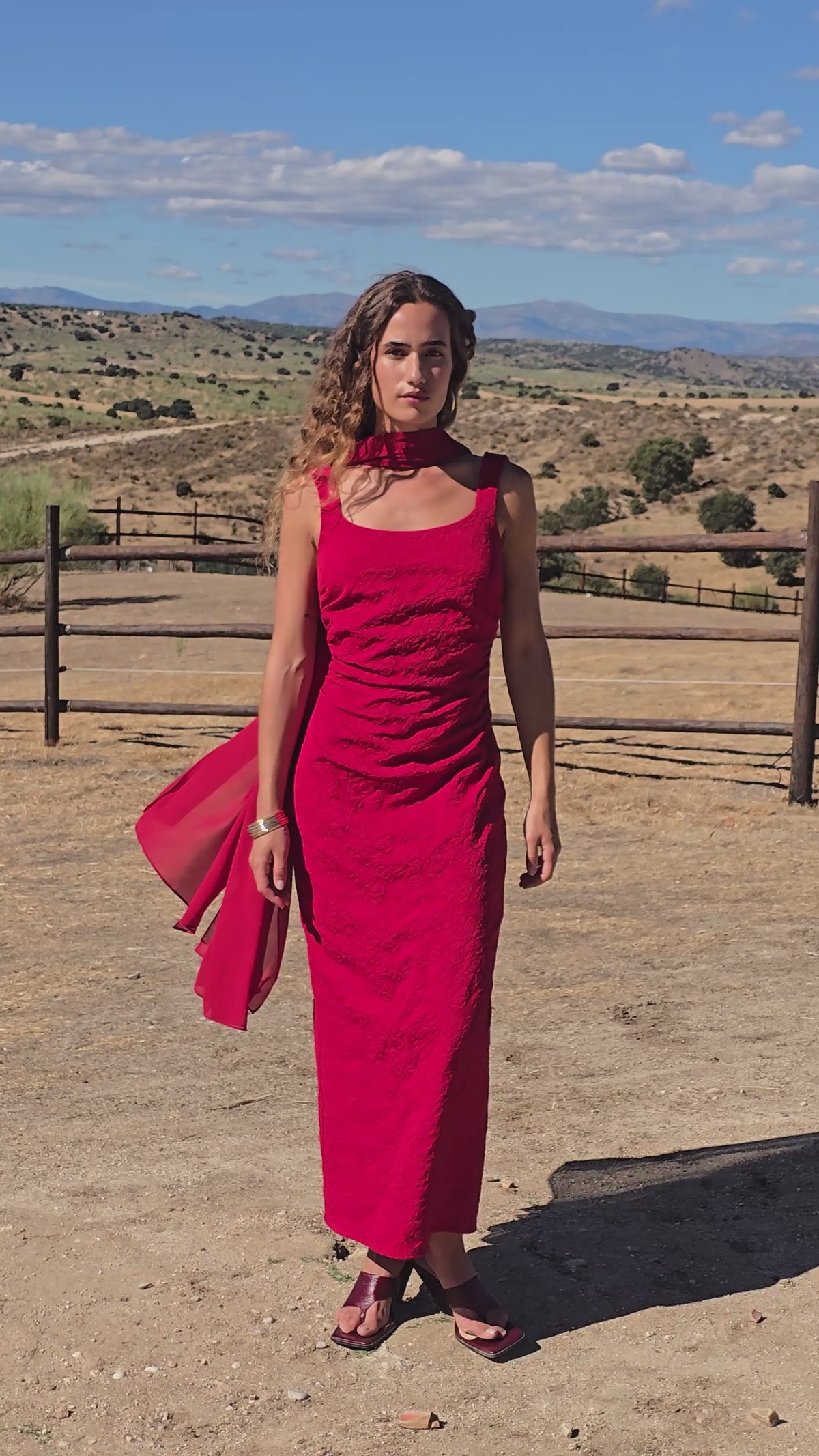 ANTONELLA RED - Vestido escote cuadrado jacquard elástico