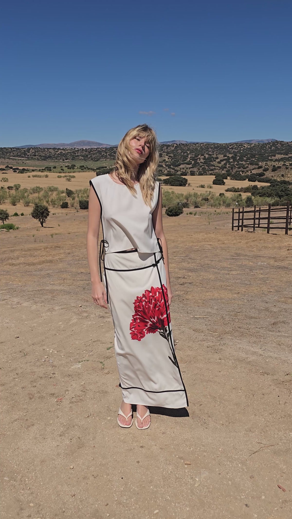 SOGNO SKIRT - Falda print clavel posicional