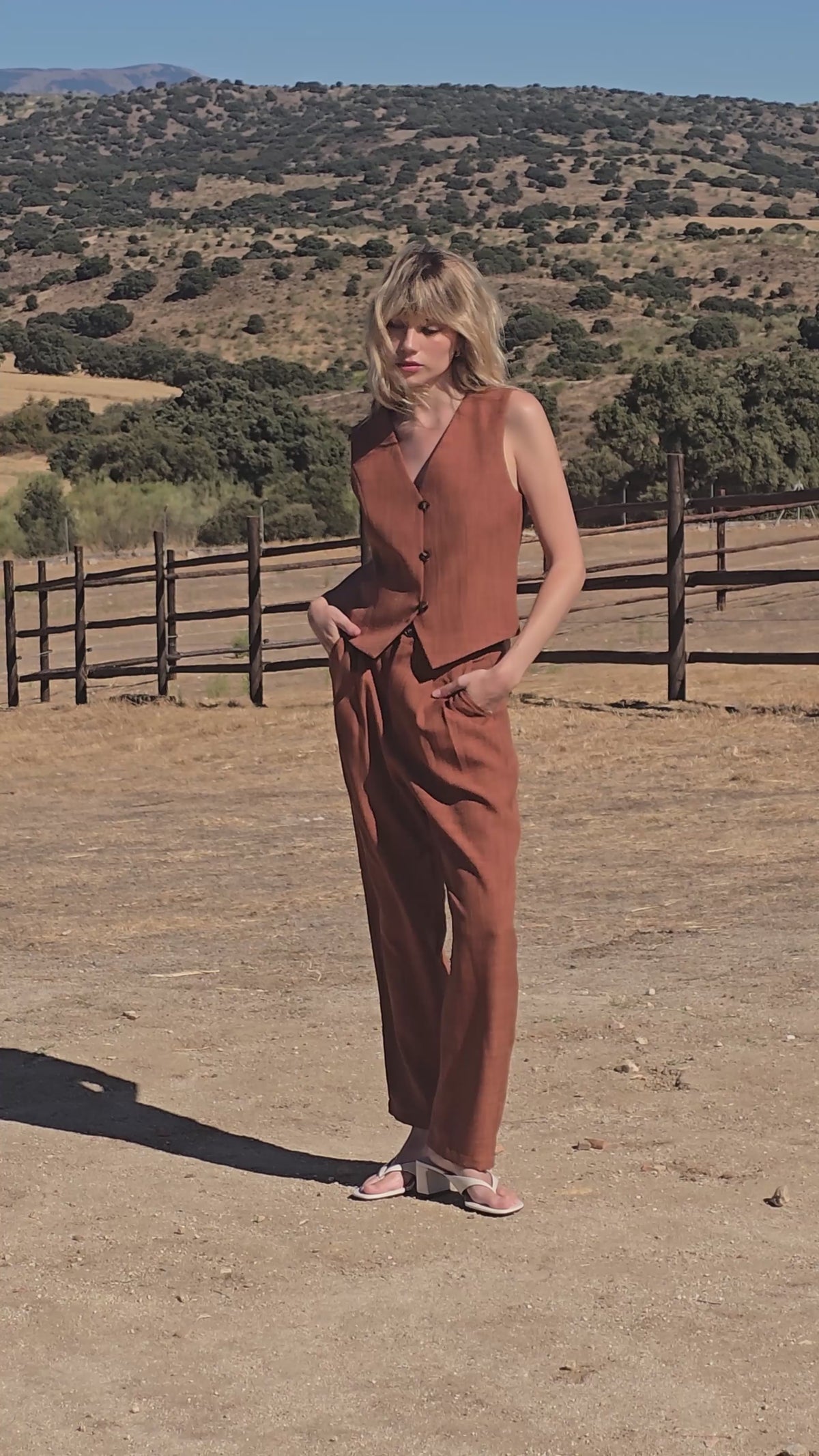 GAIA JACKET - Americana traje efecto lino bordado claveles