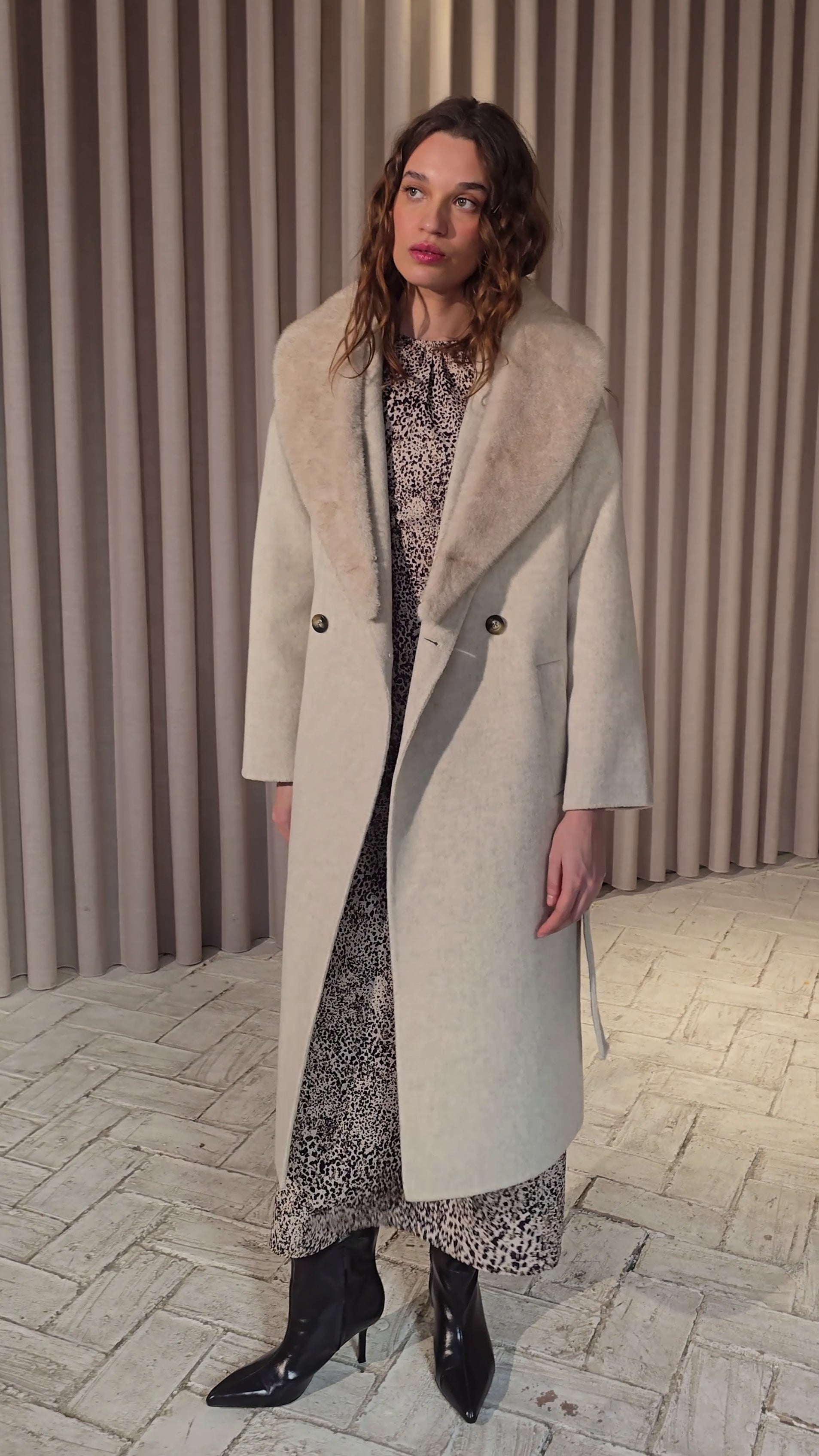 DAWN SPOTS - Vestido drapeado estampado mini dots