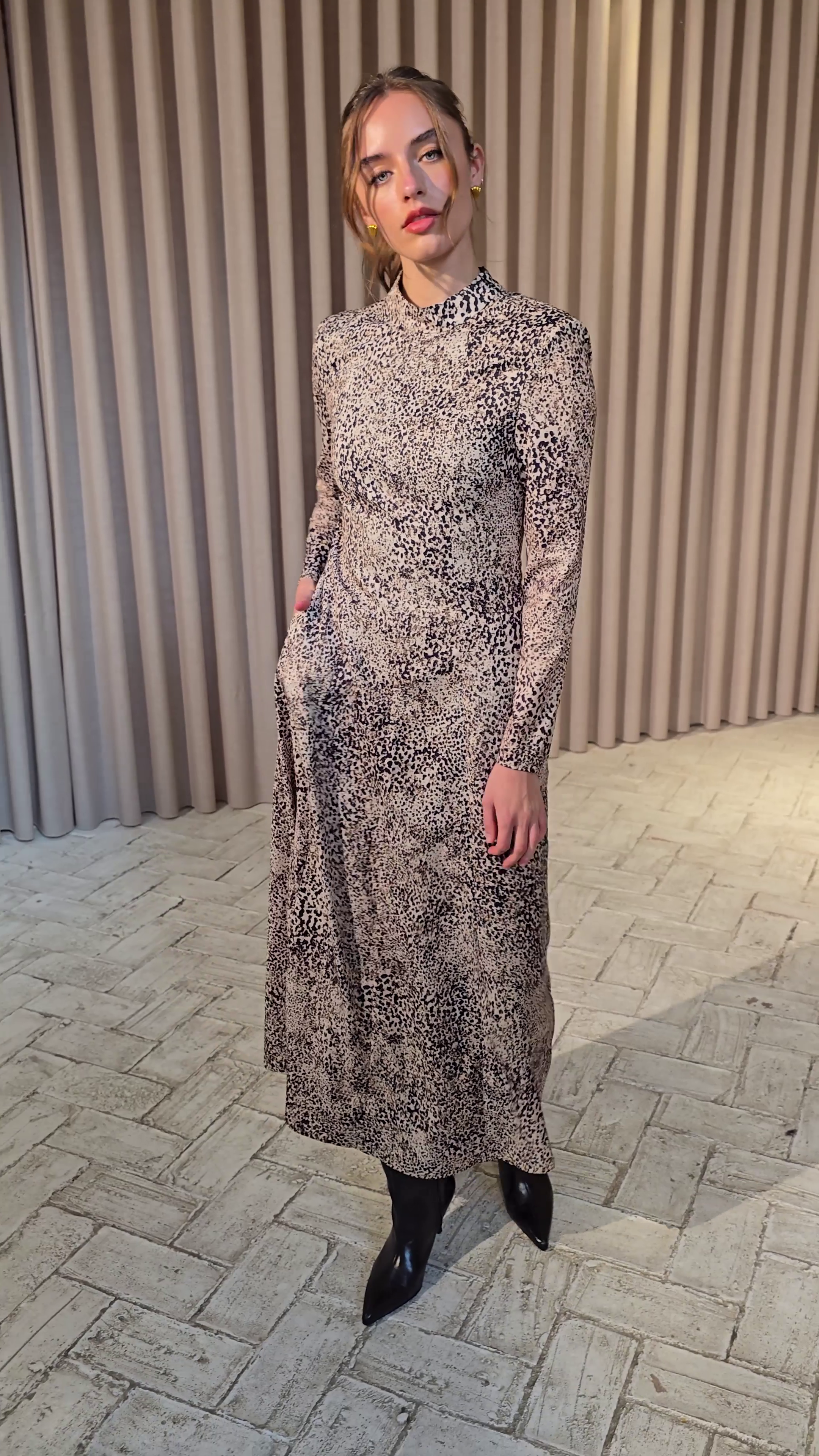 NUIT SPOTS - Vestido estampado mini dots manga larga