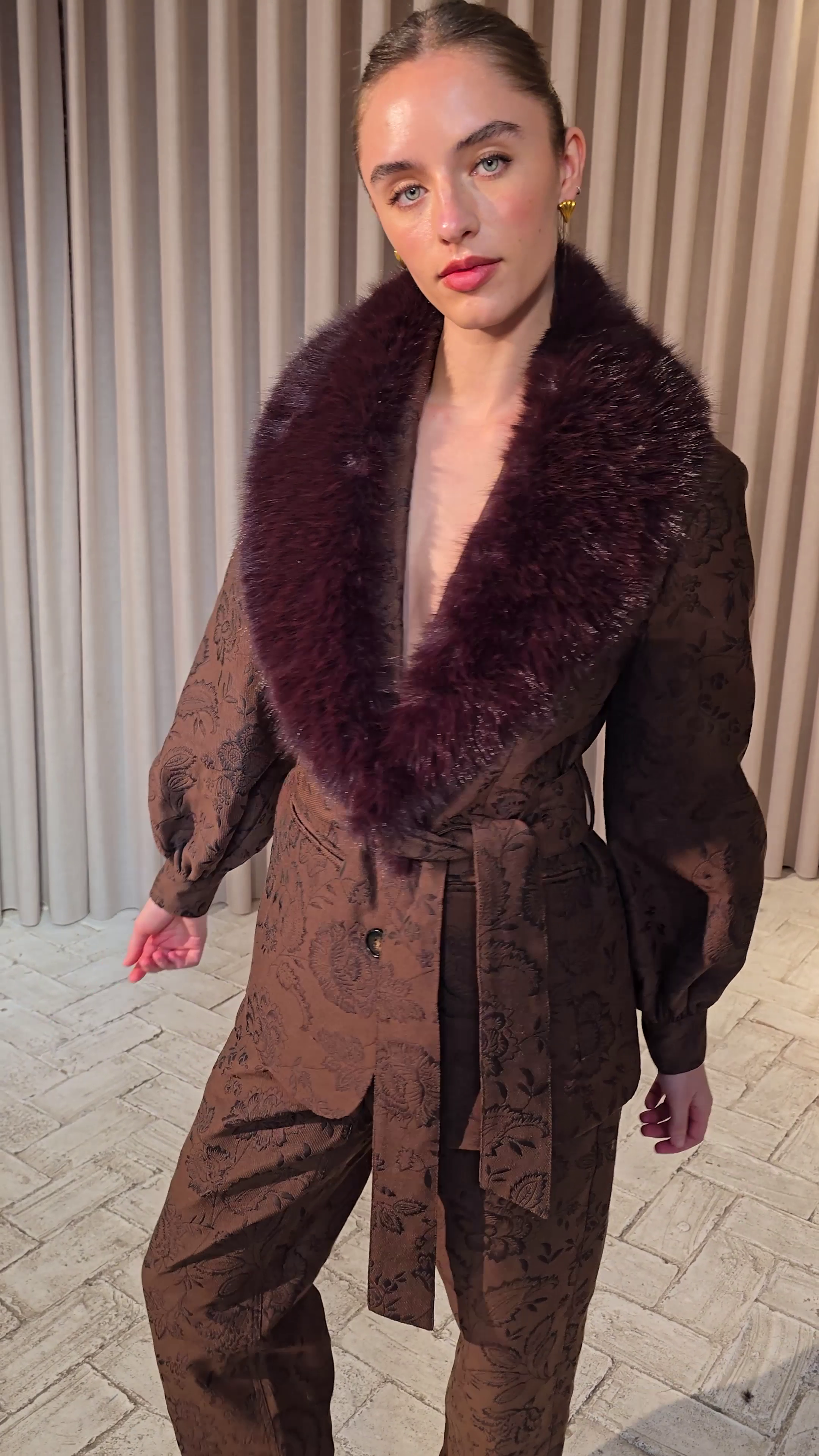 SHELTER BROWN - Blazer damasco bordado flores marrón